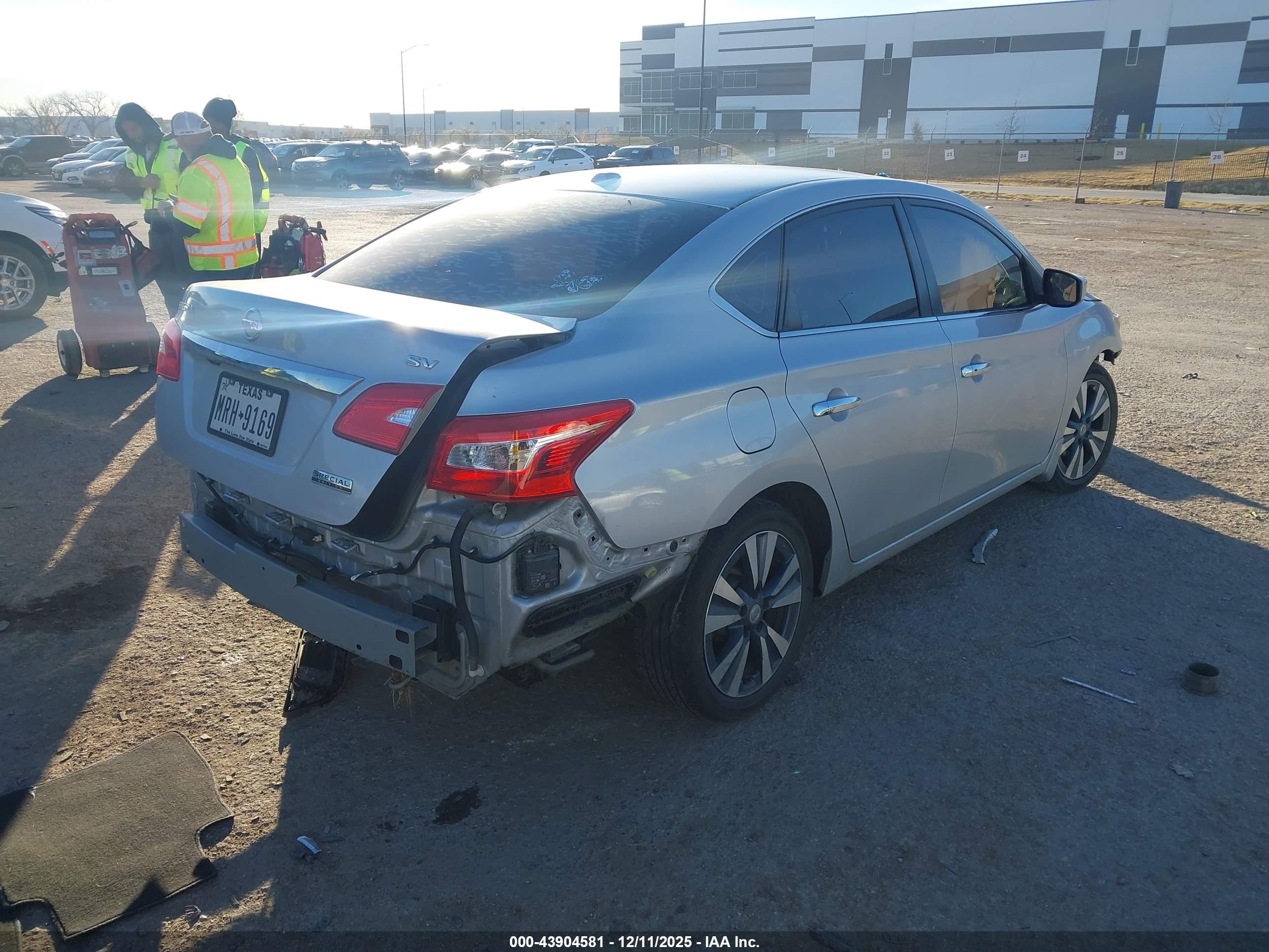 NISSAN SENTRA image 4