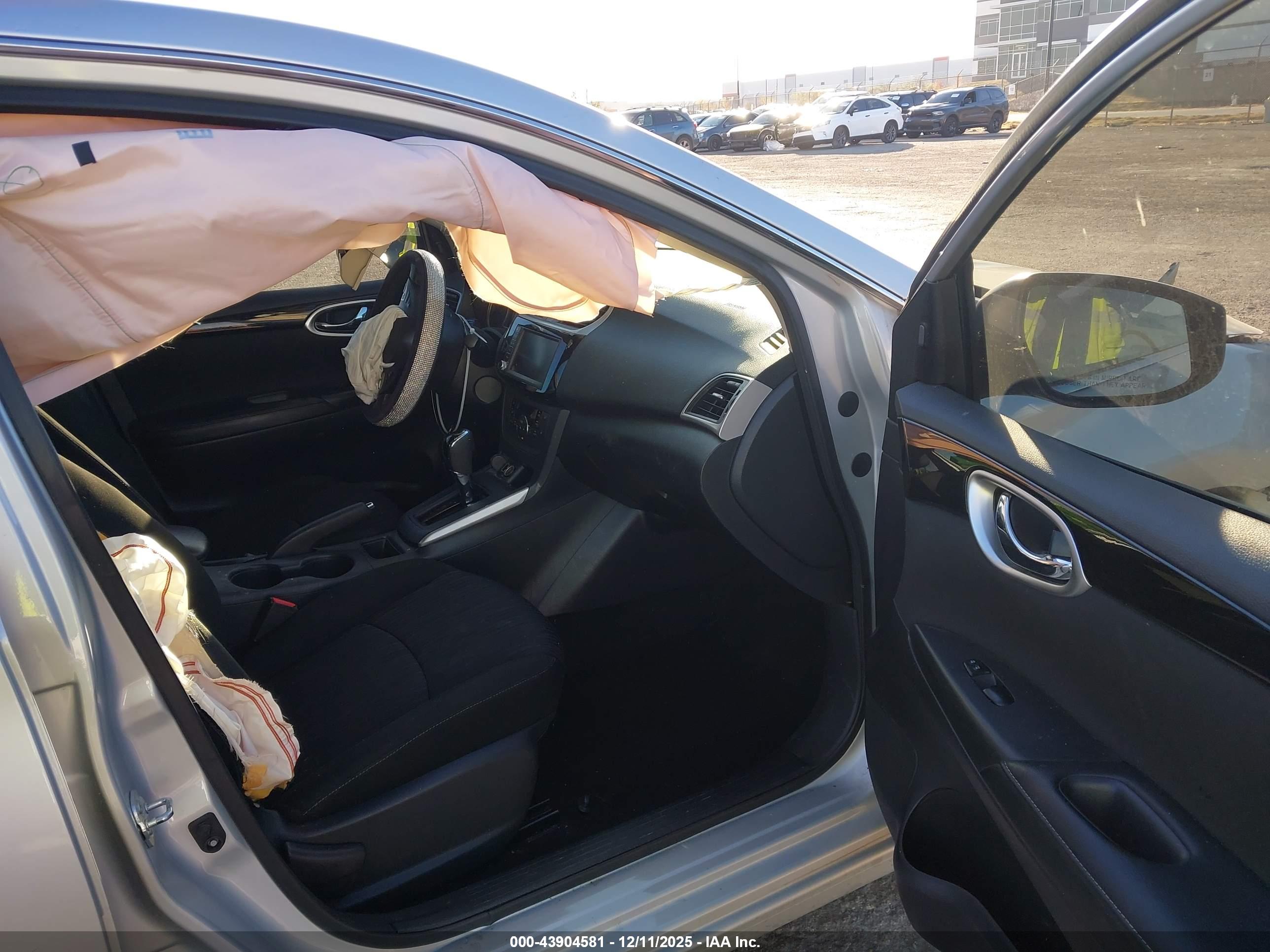 NISSAN SENTRA image 5