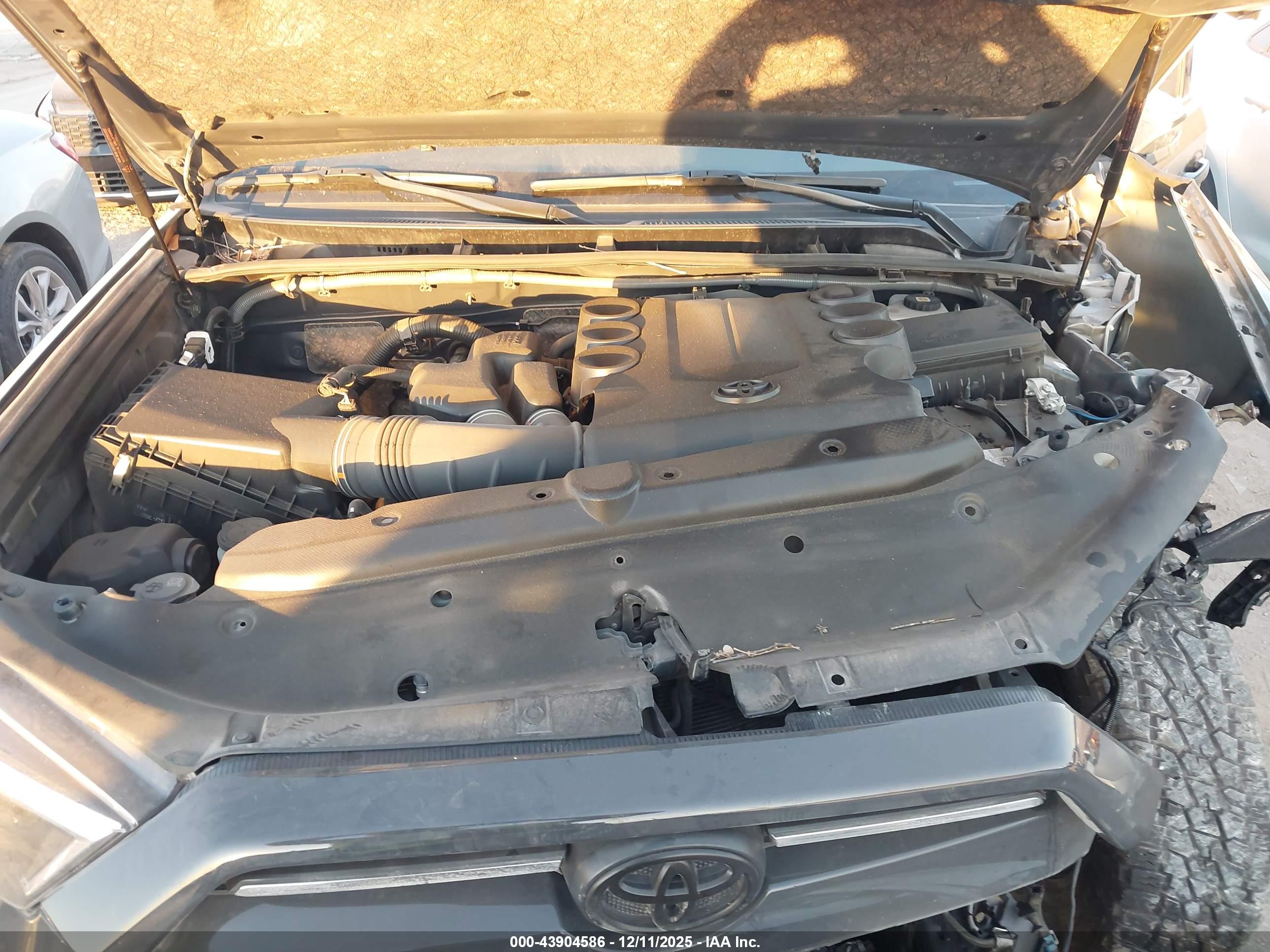 TOYOTA 4RUNNER image 10