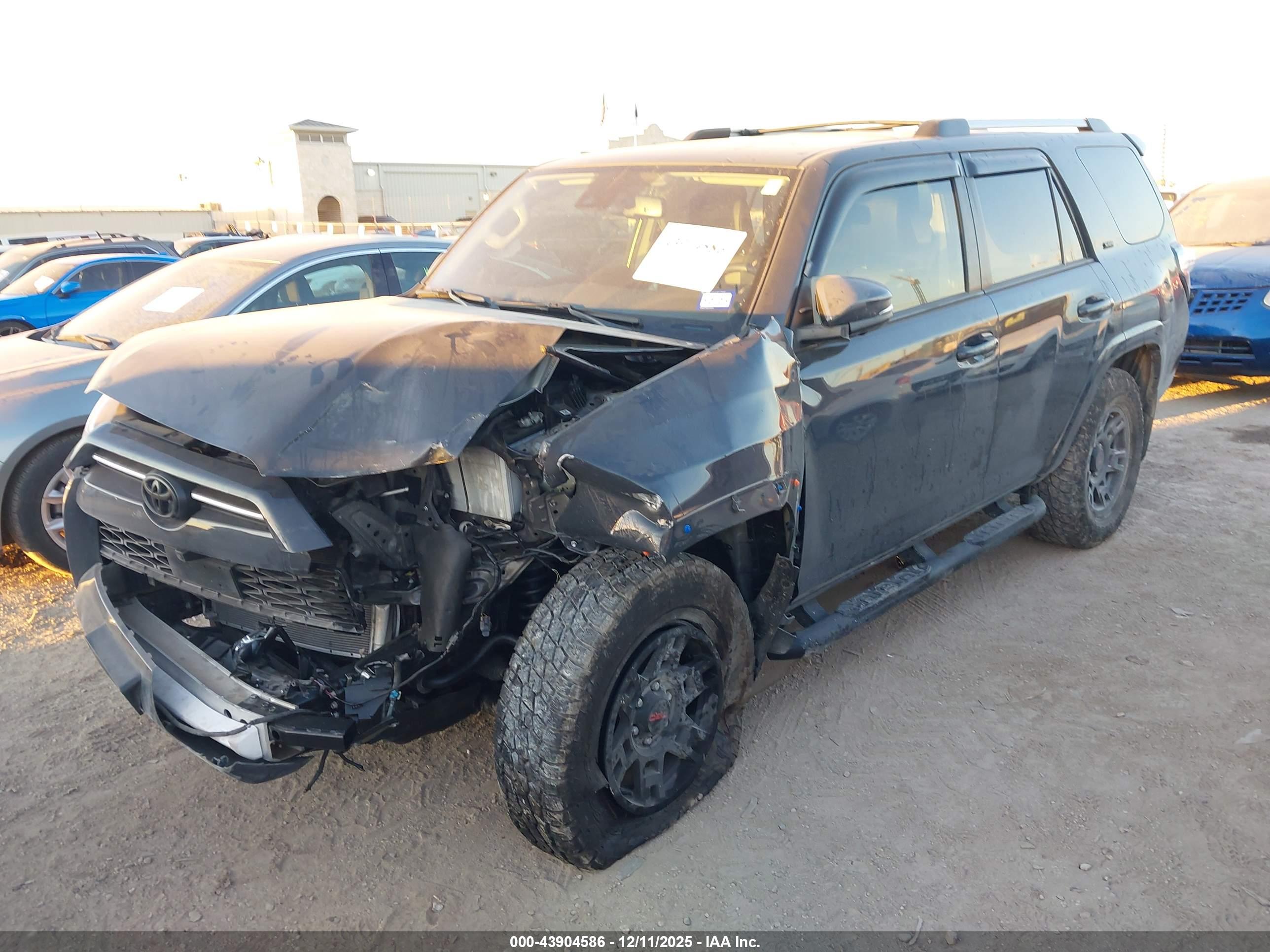 TOYOTA 4RUNNER image 2