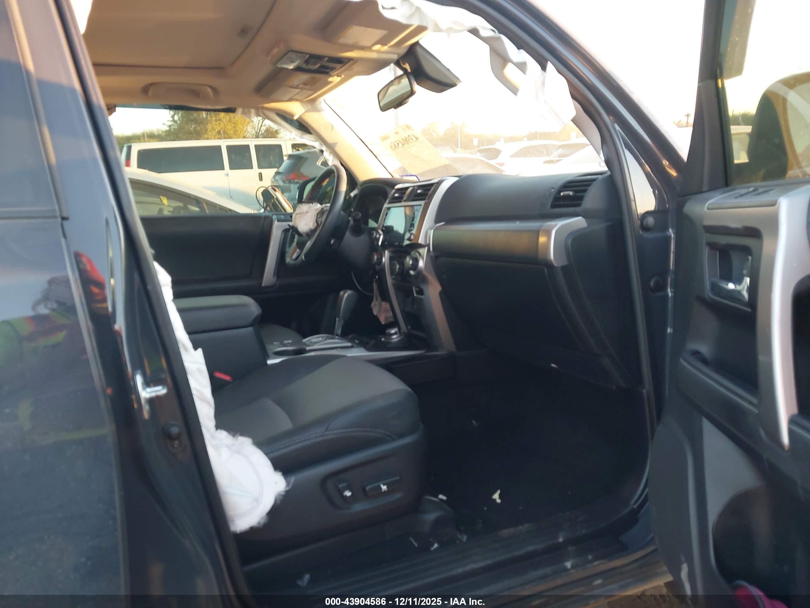 TOYOTA 4RUNNER image 5