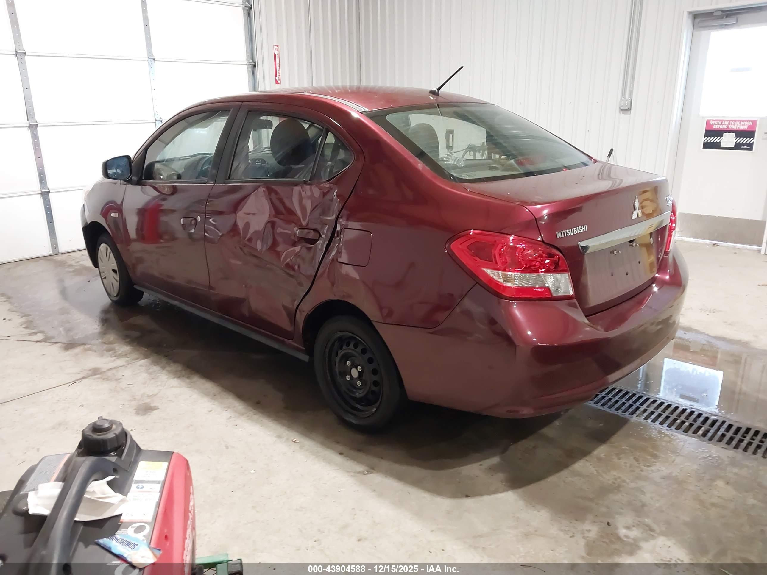 MITSUBISHI MIRAGE image 3