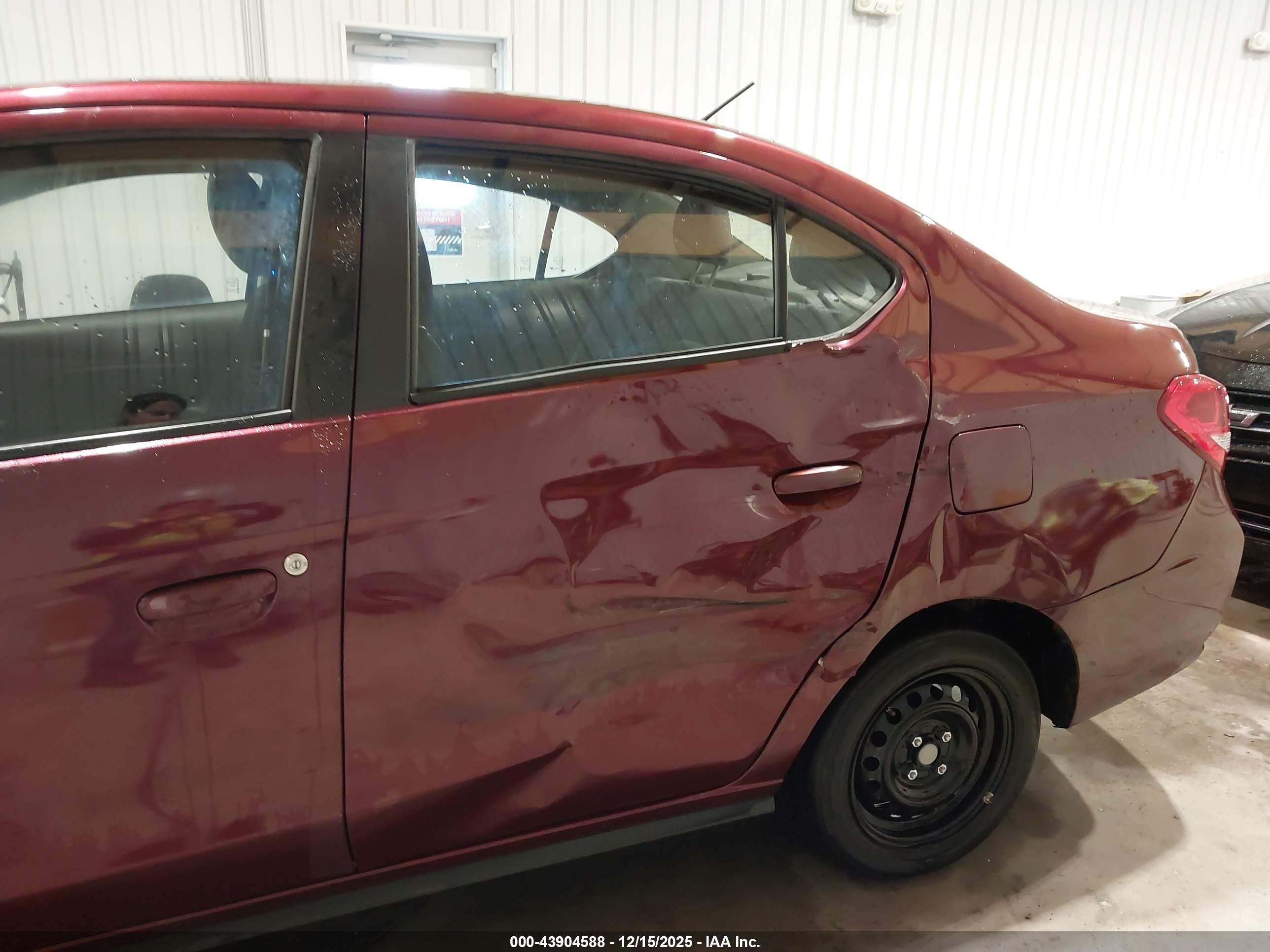 MITSUBISHI MIRAGE image 6