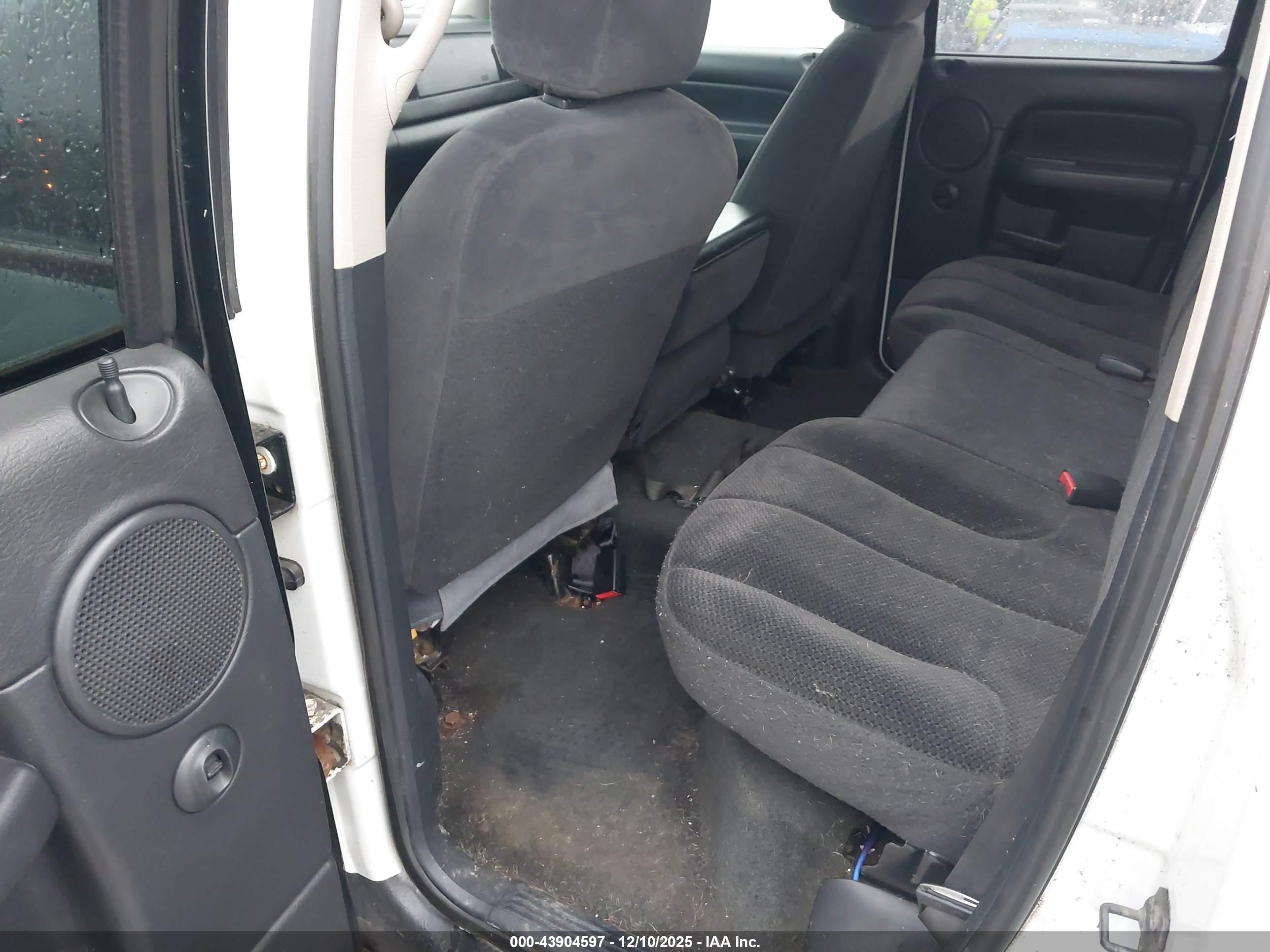 DODGE RAM image 8