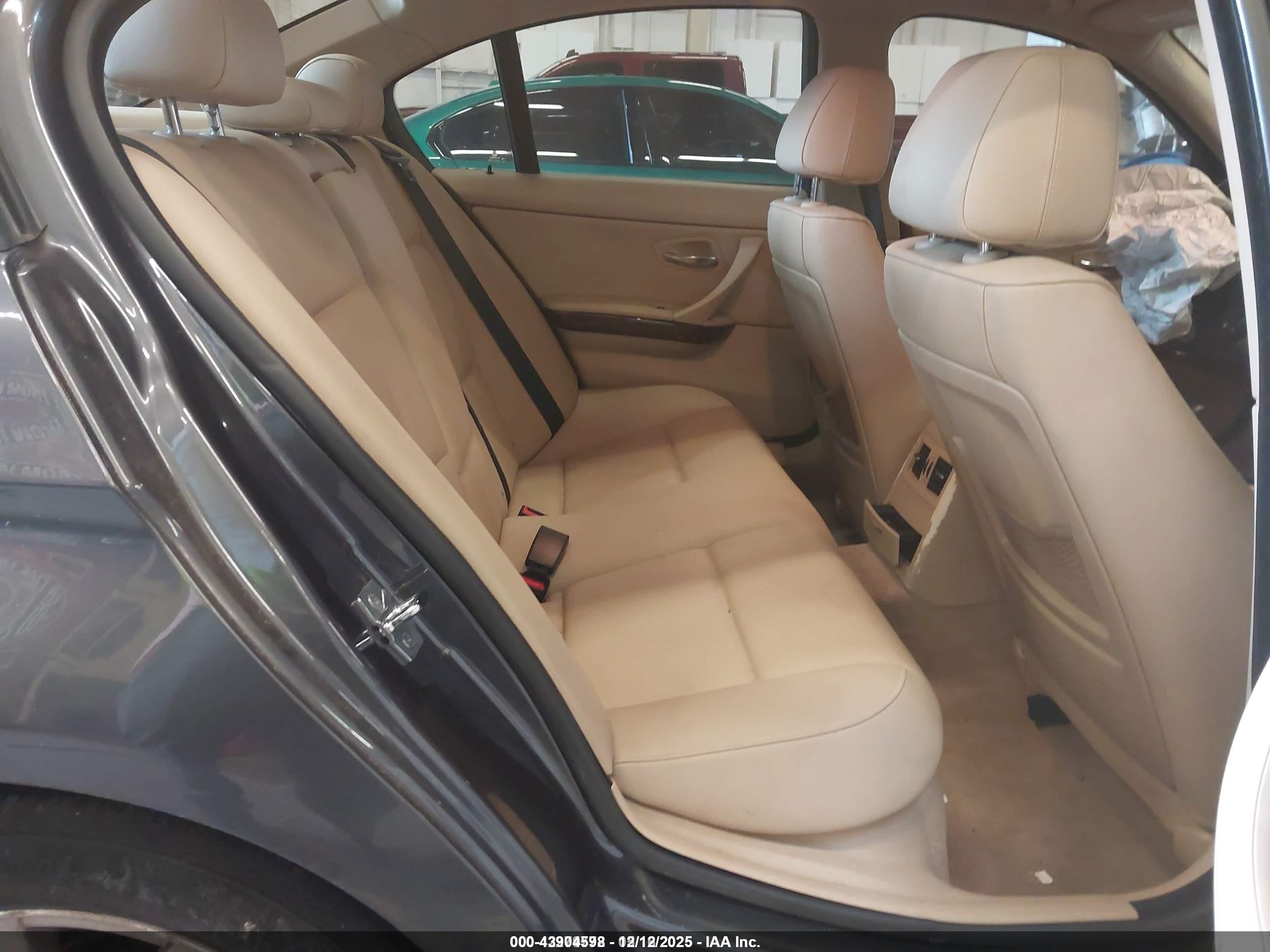 BMW 328I image 8