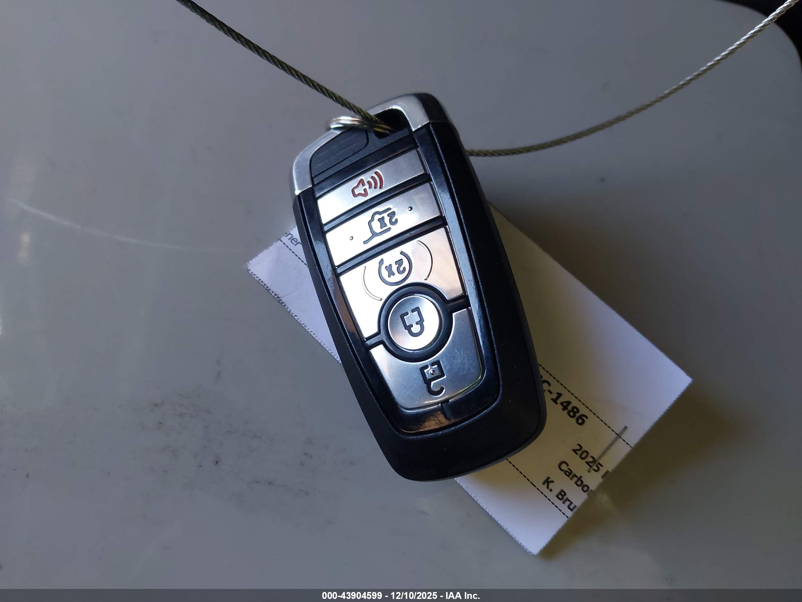 FORD EXPLORER image 11