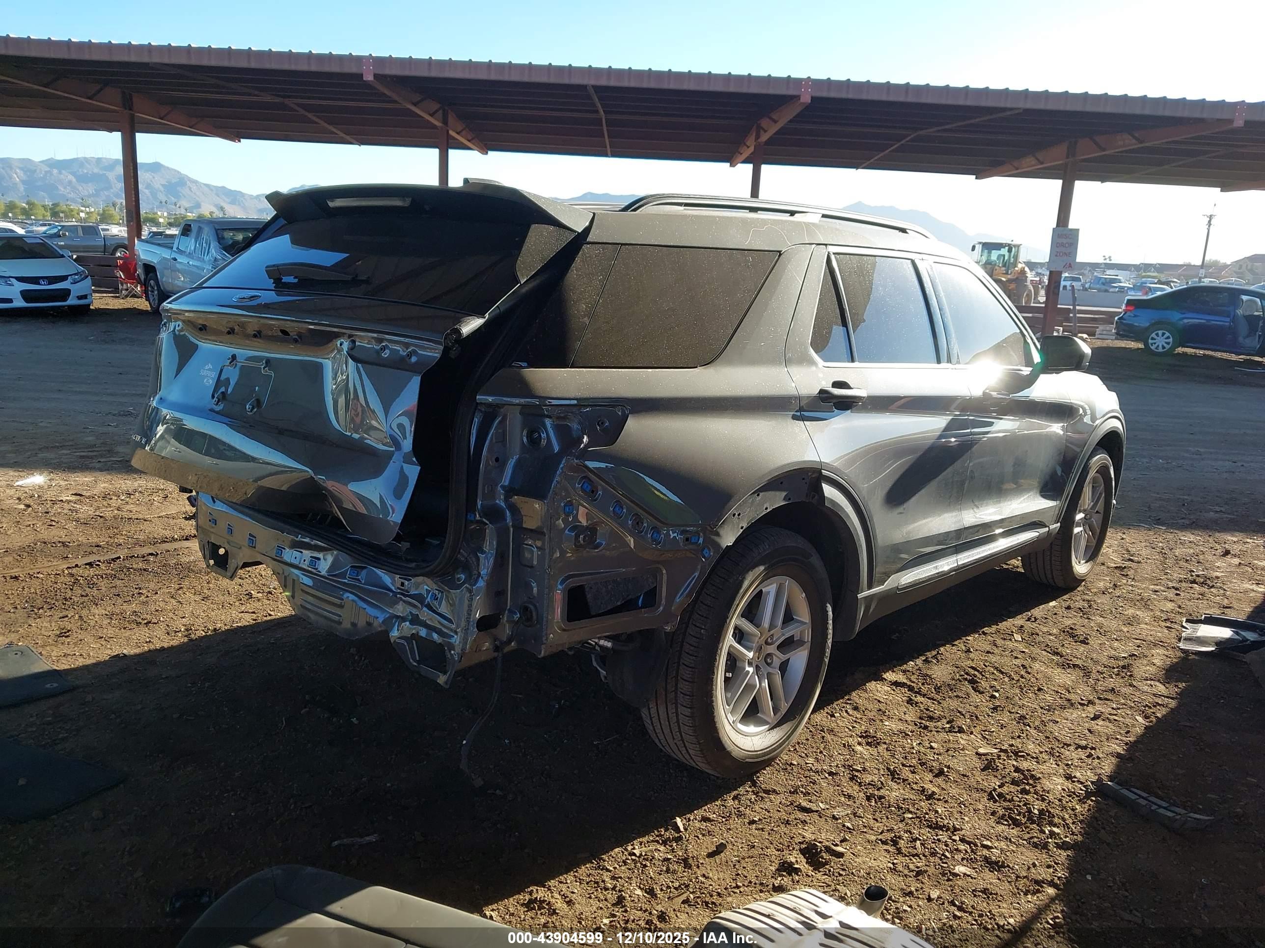 FORD EXPLORER image 4