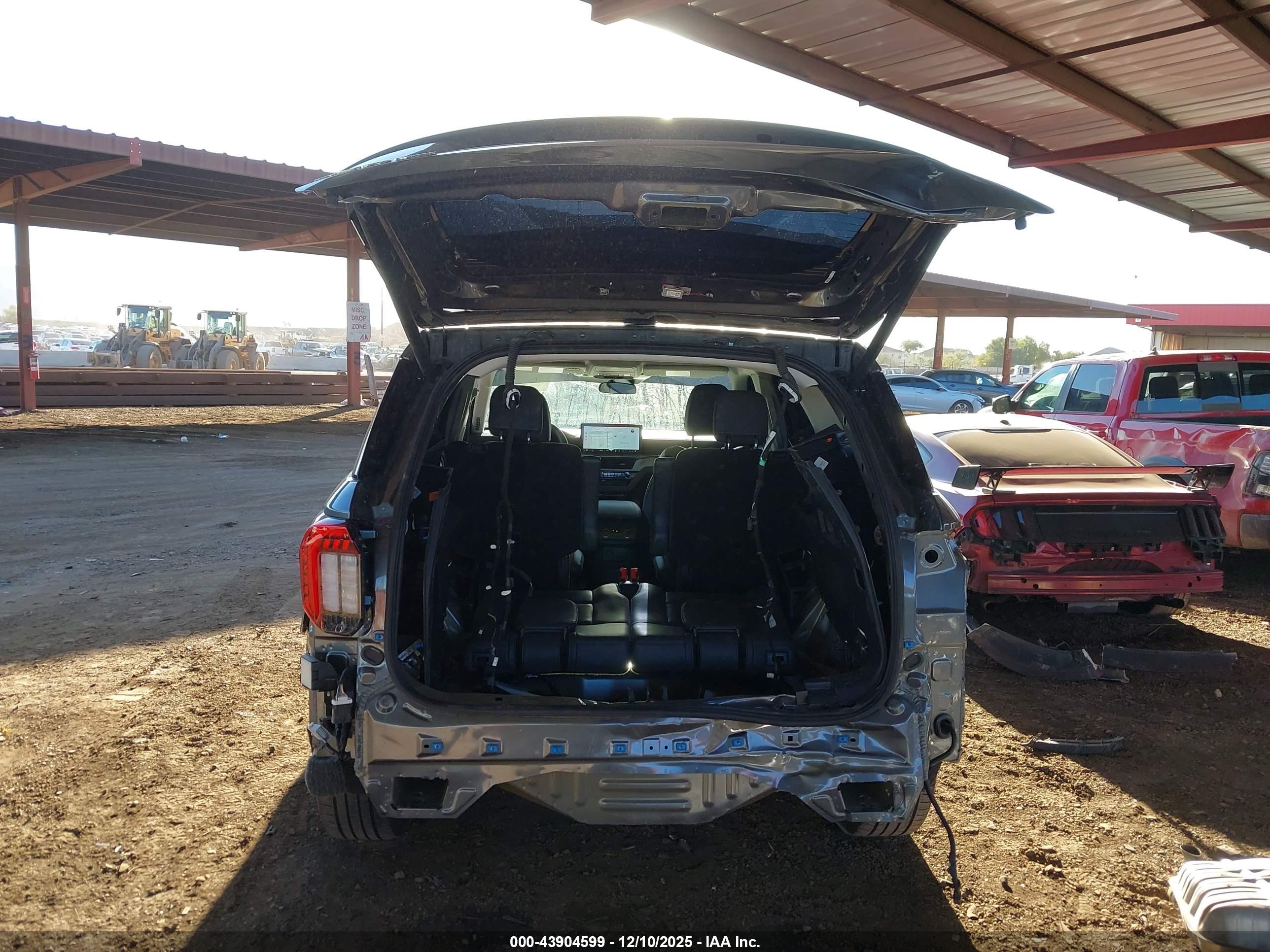 FORD EXPLORER image 6
