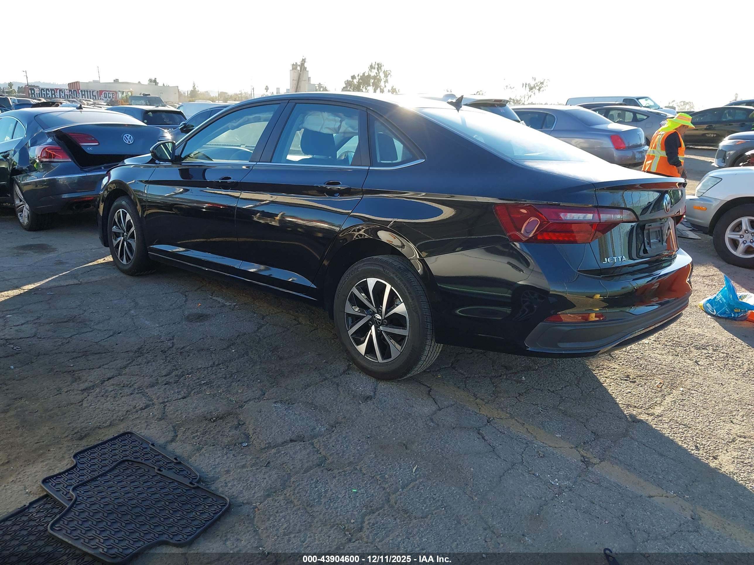 VOLKSWAGEN JETTA image 3