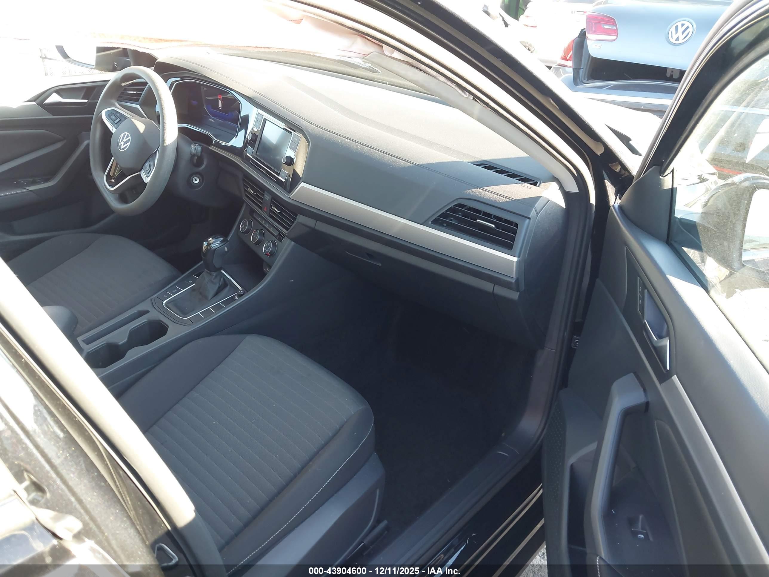 VOLKSWAGEN JETTA image 5