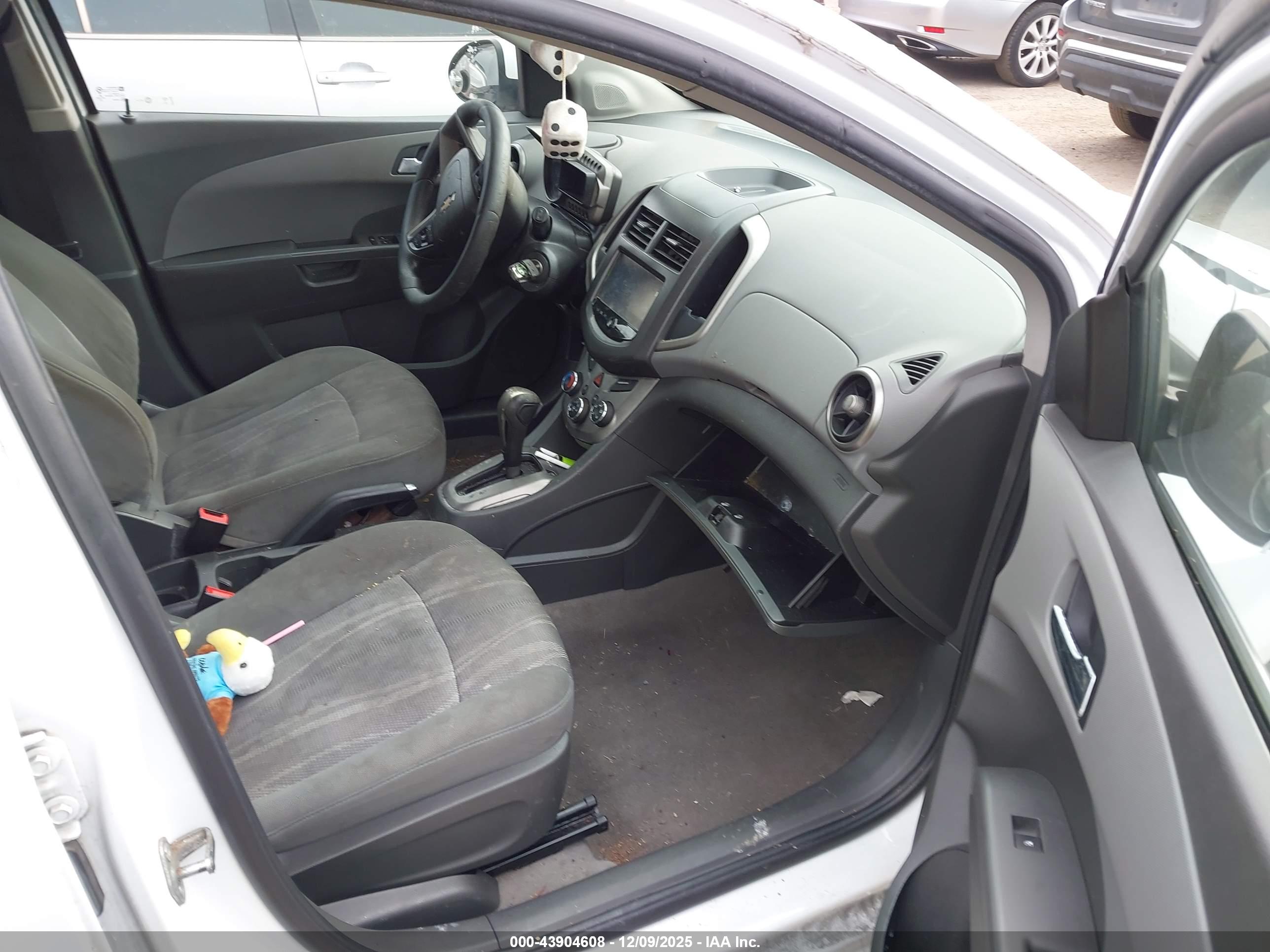 CHEVROLET SONIC image 5