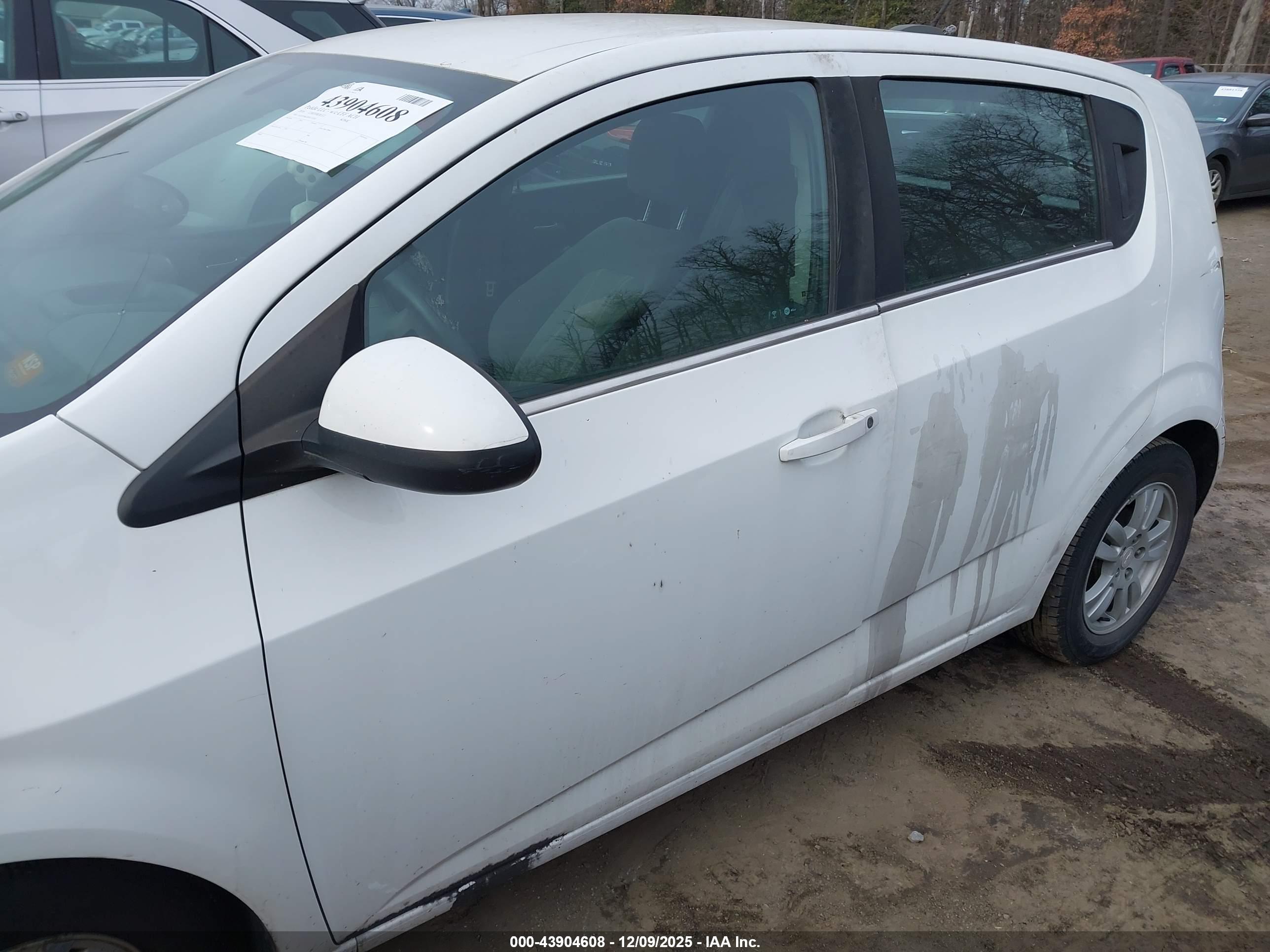 CHEVROLET SONIC image 6