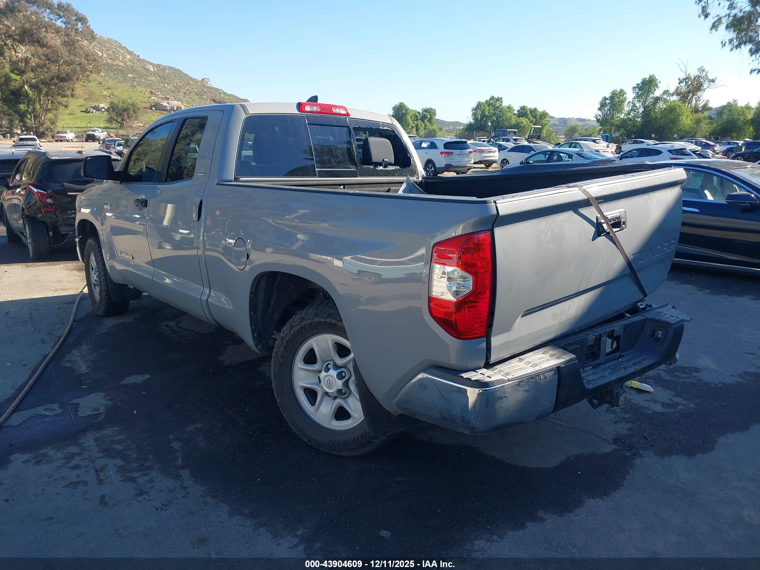 TOYOTA TUNDRA image 3