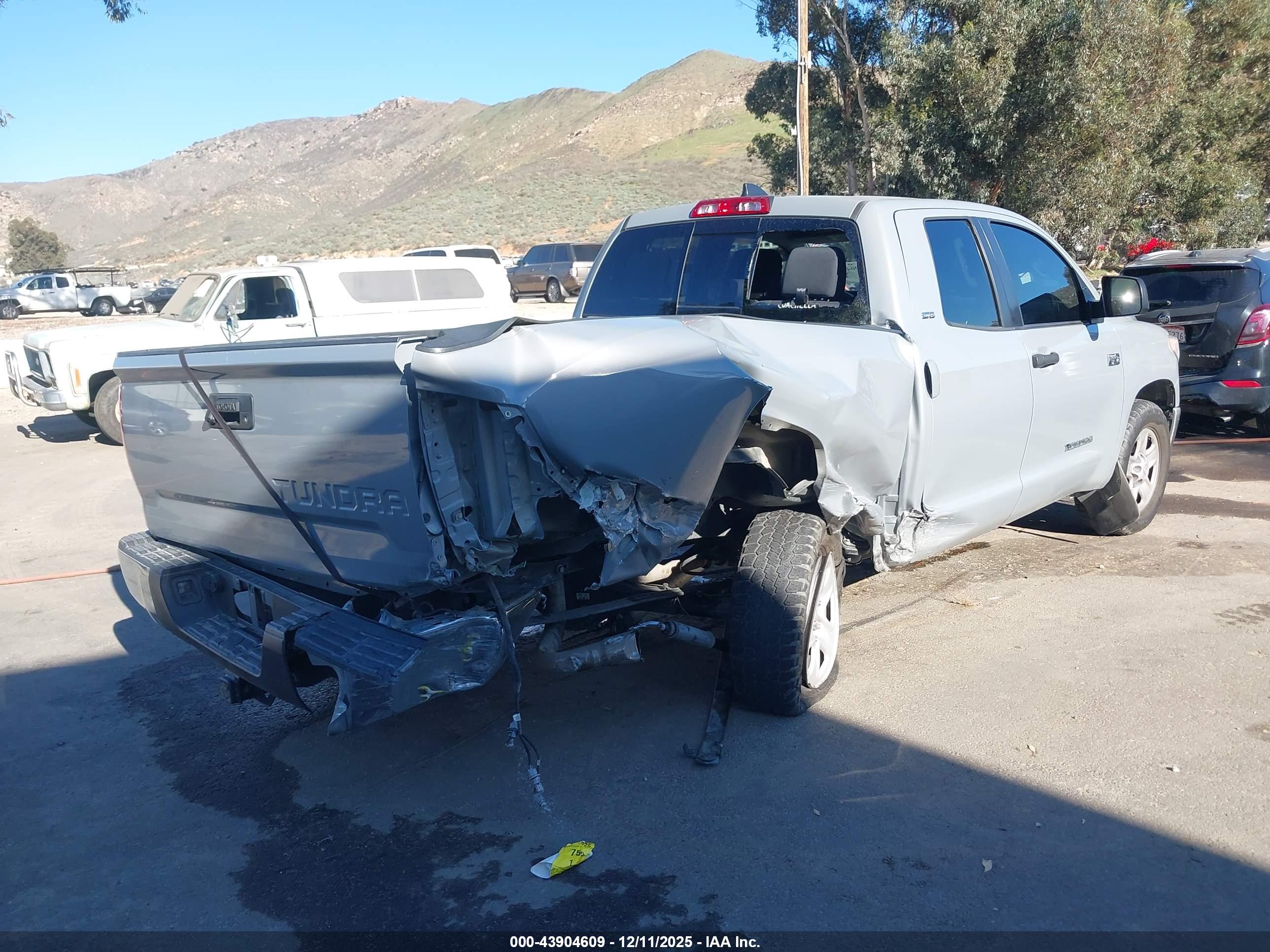 TOYOTA TUNDRA image 4