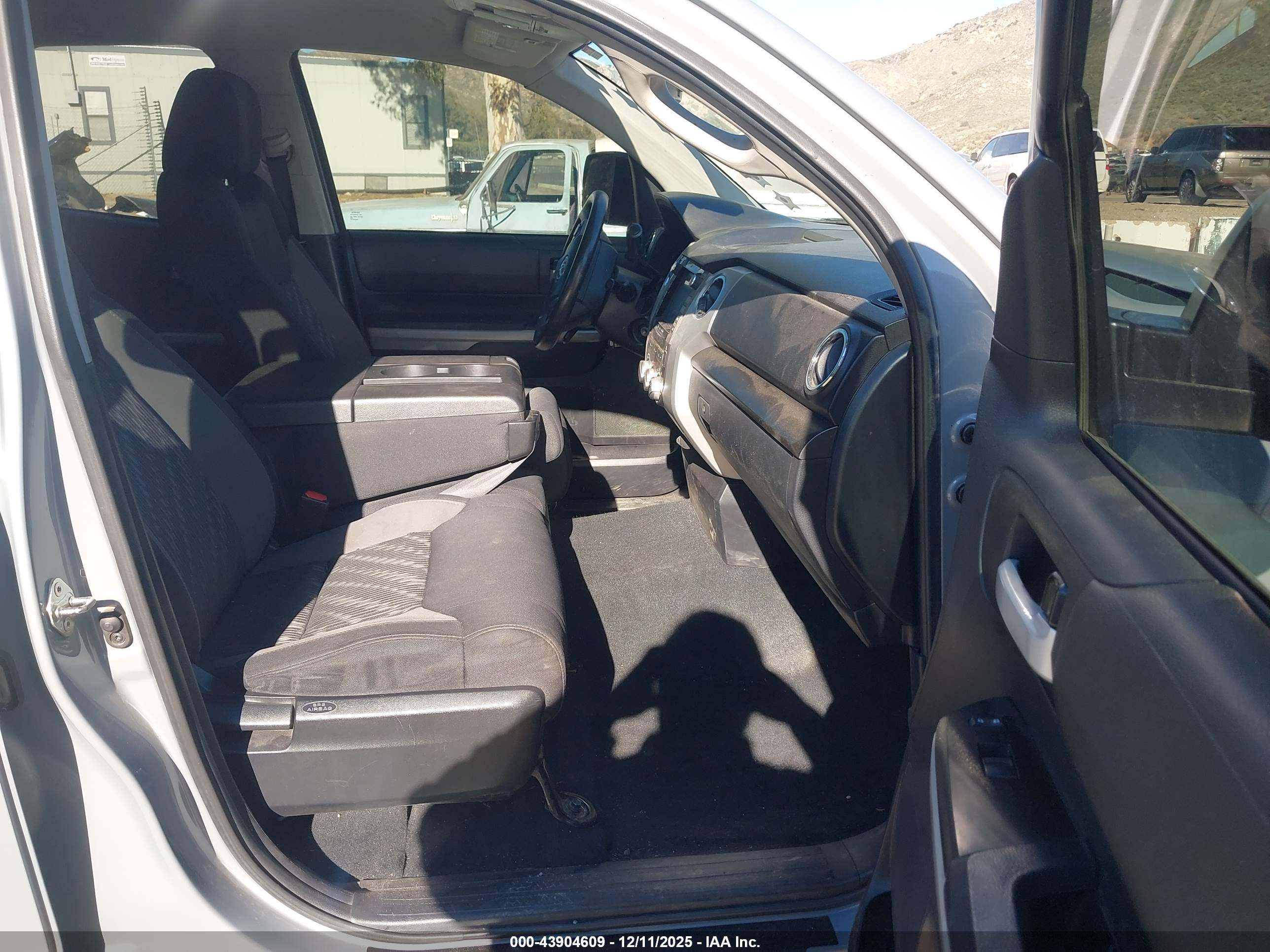 TOYOTA TUNDRA image 5