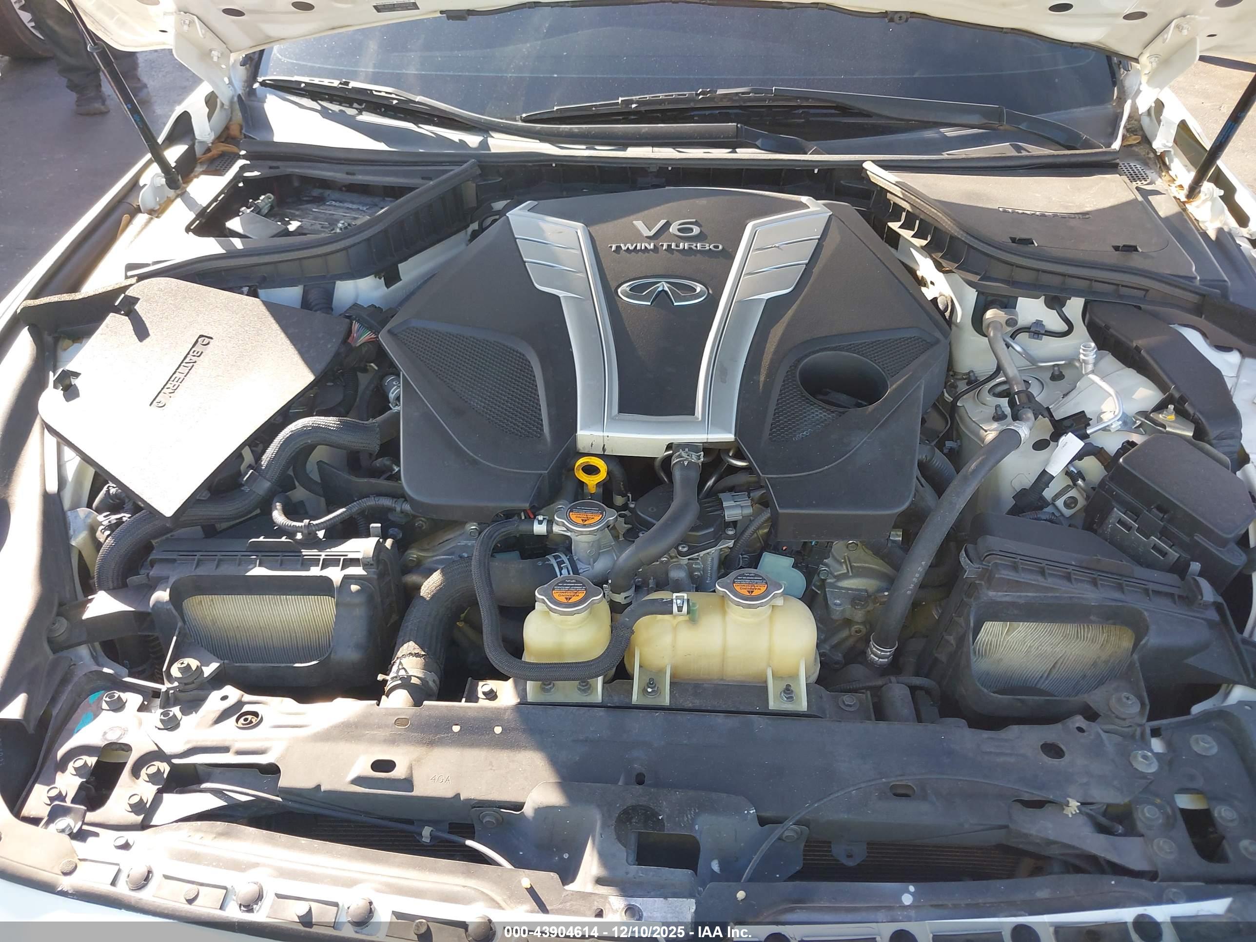 INFINITI Q50 image 10