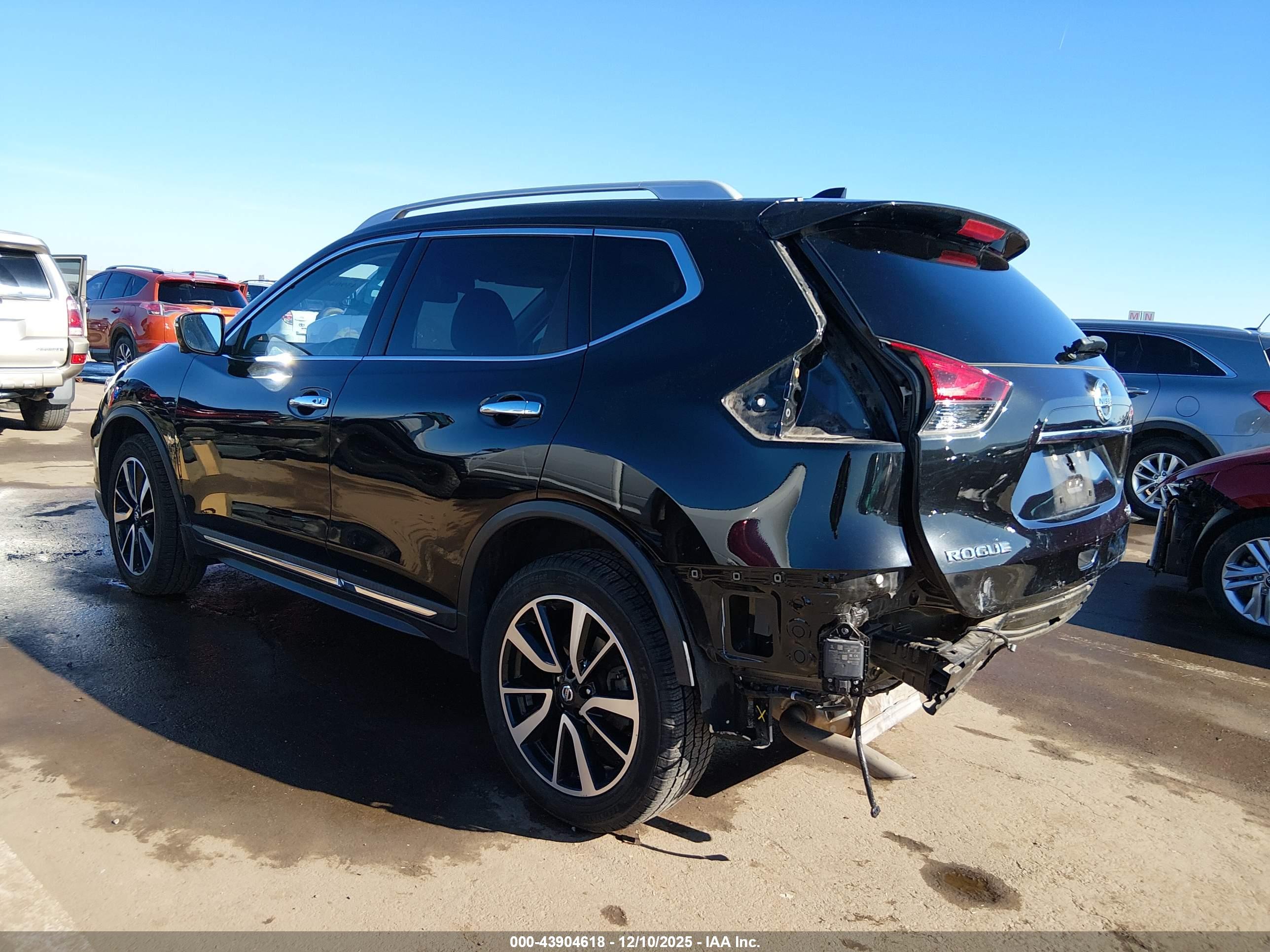 NISSAN ROGUE image 3