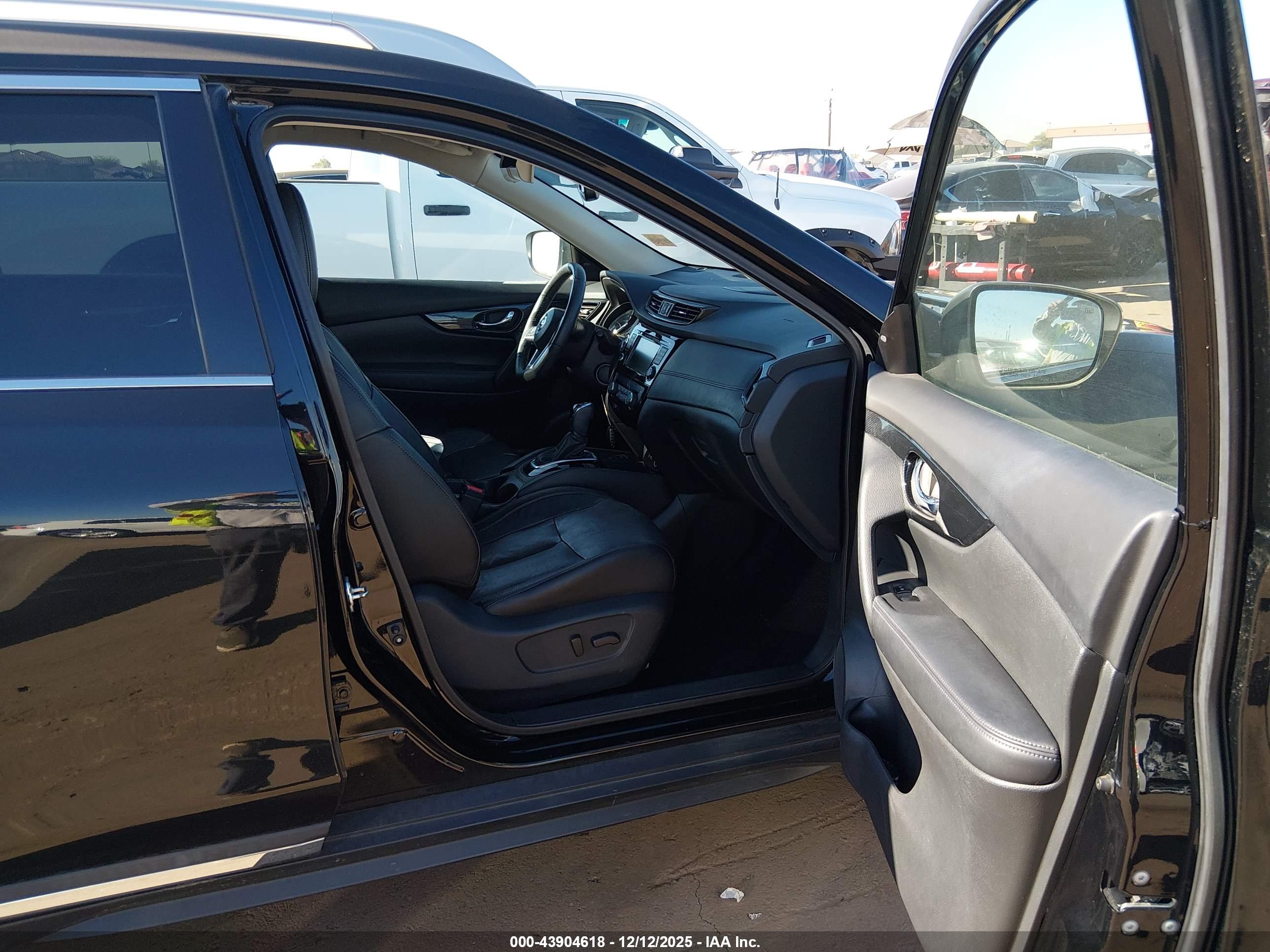 NISSAN ROGUE image 5