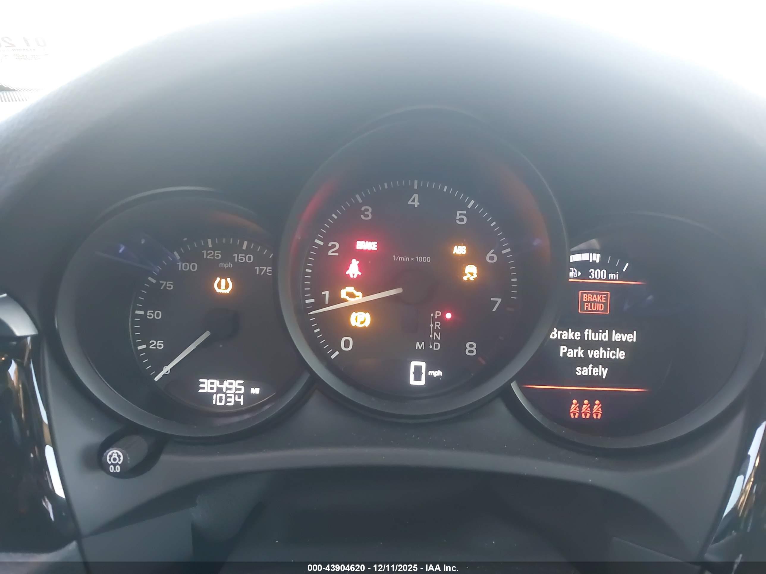 PORSCHE MACAN image 7