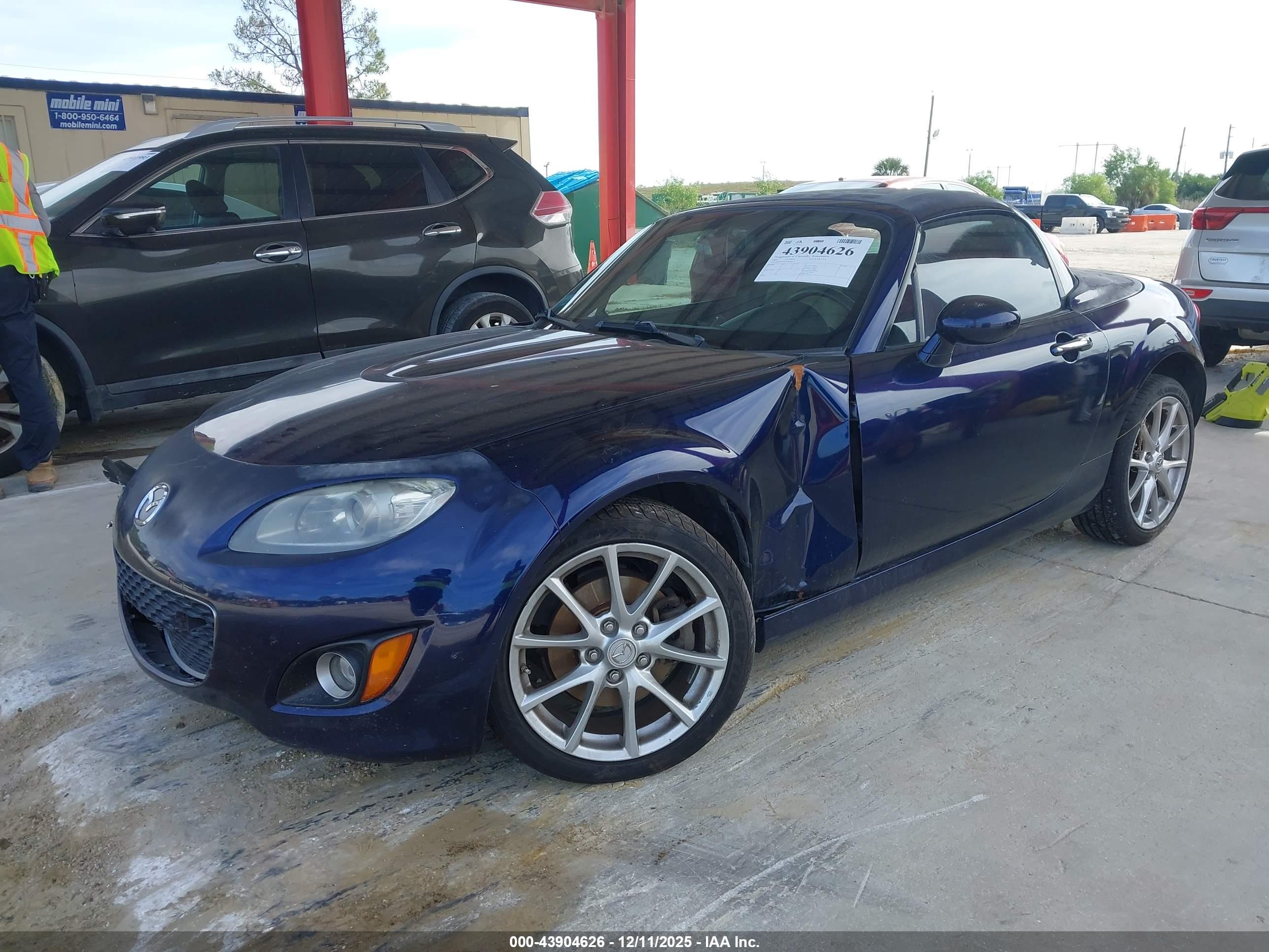 MAZDA MX-5 image 2