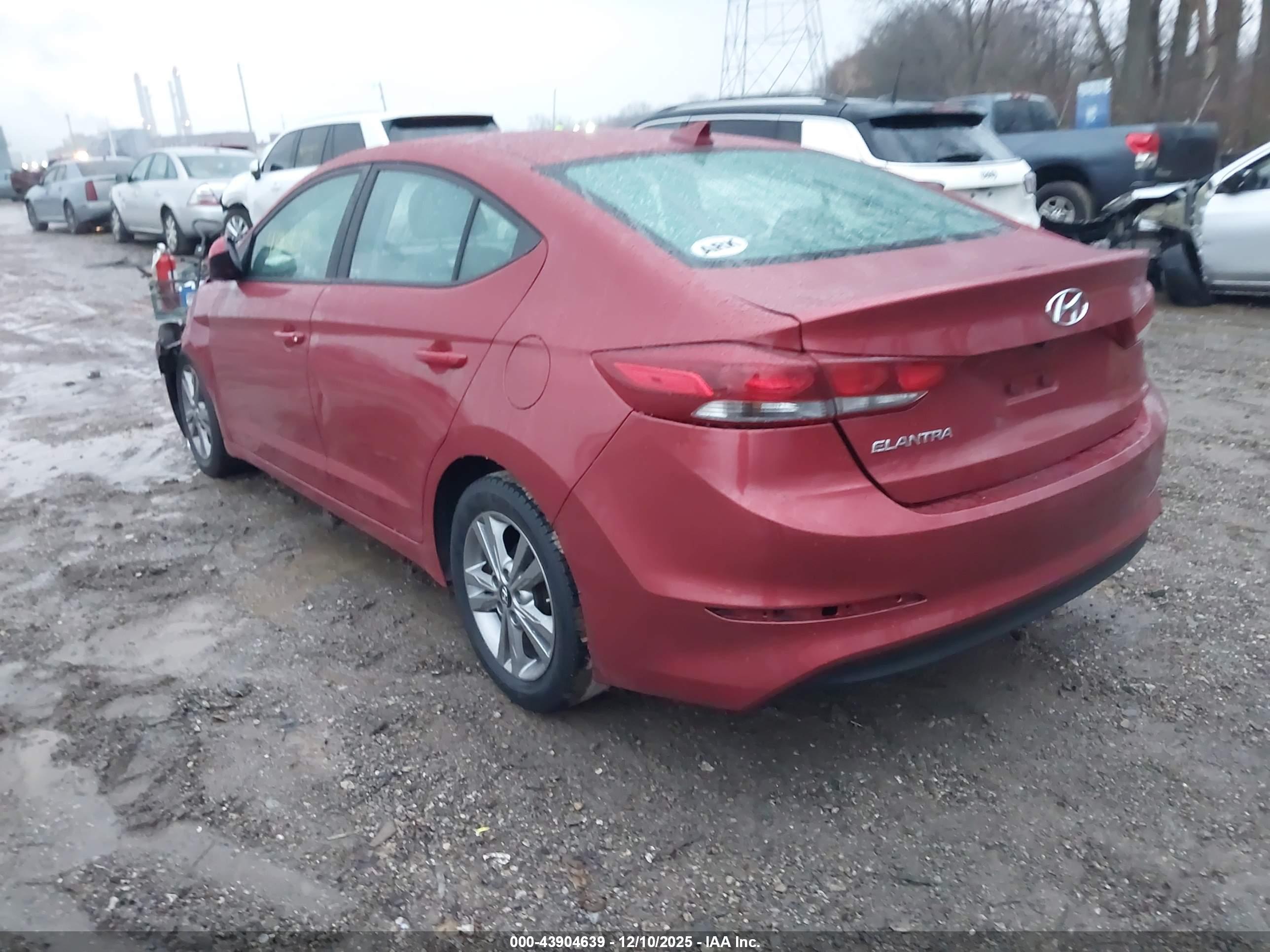 HYUNDAI ELANTRA image 3