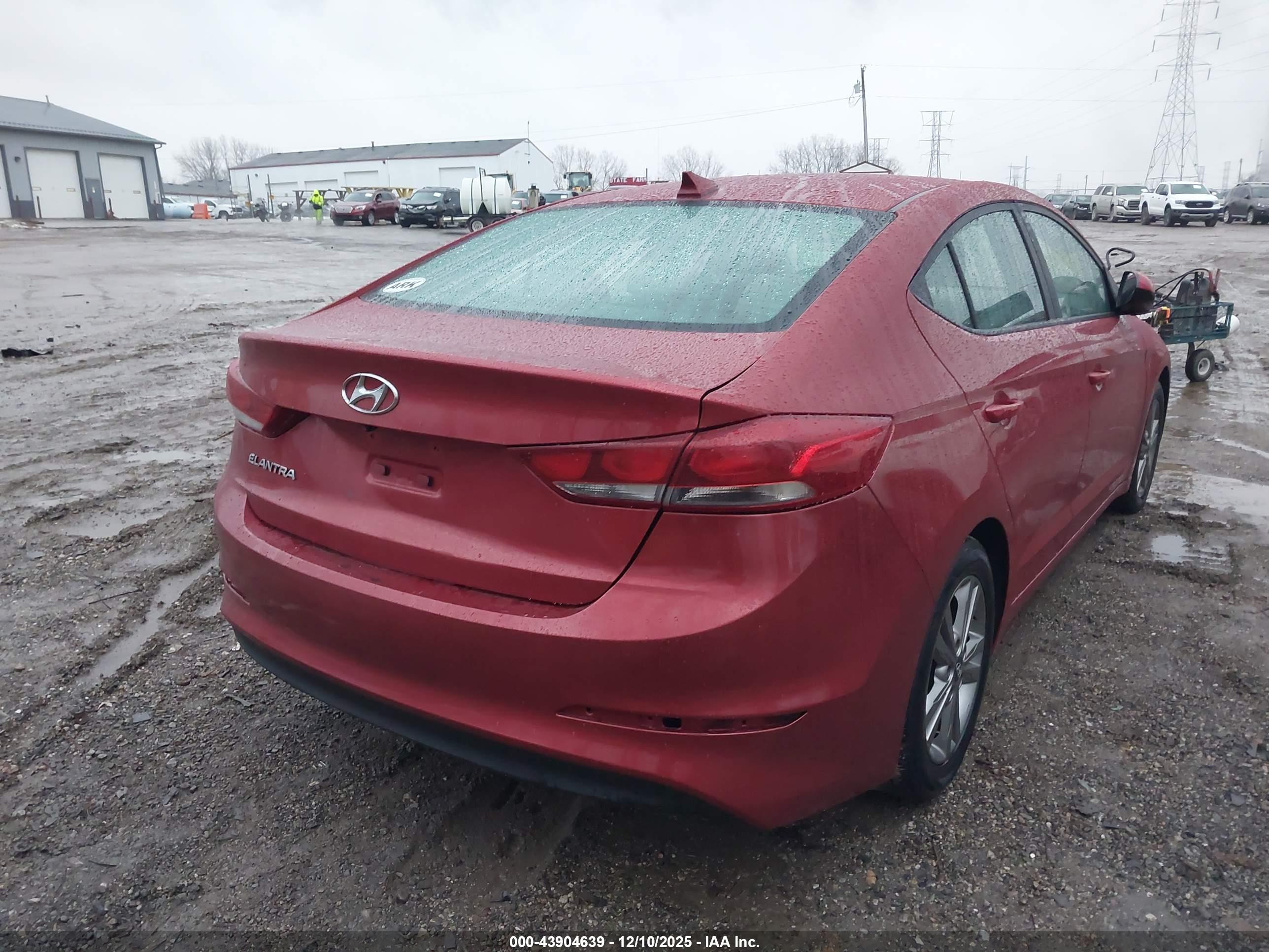 HYUNDAI ELANTRA image 4