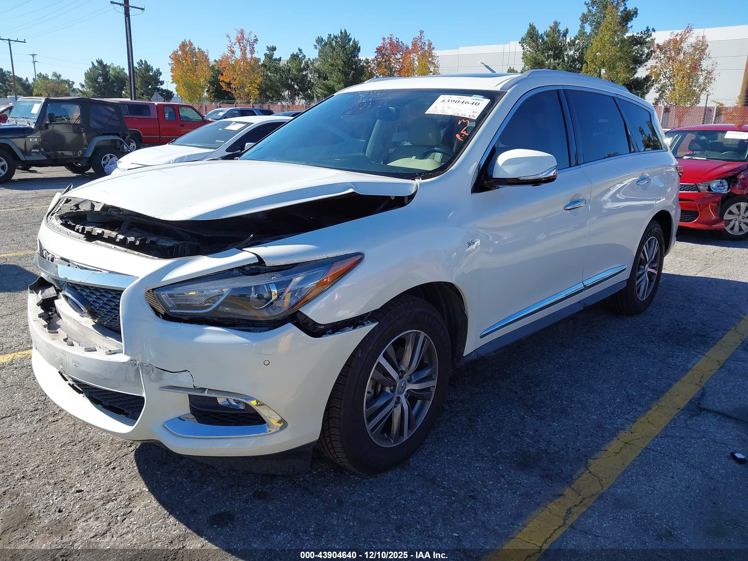 INFINITI QX60 image 2