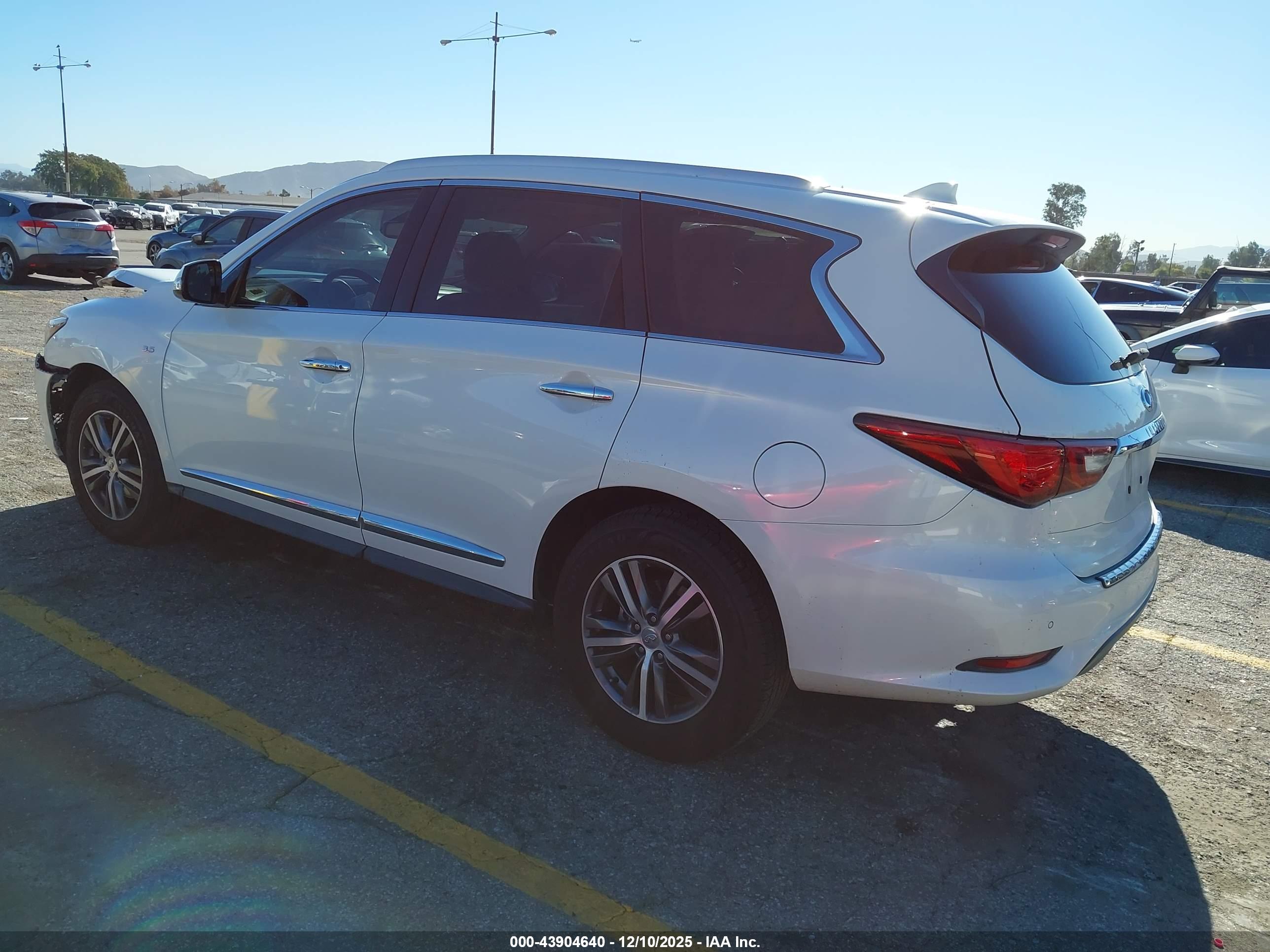 INFINITI QX60 image 3