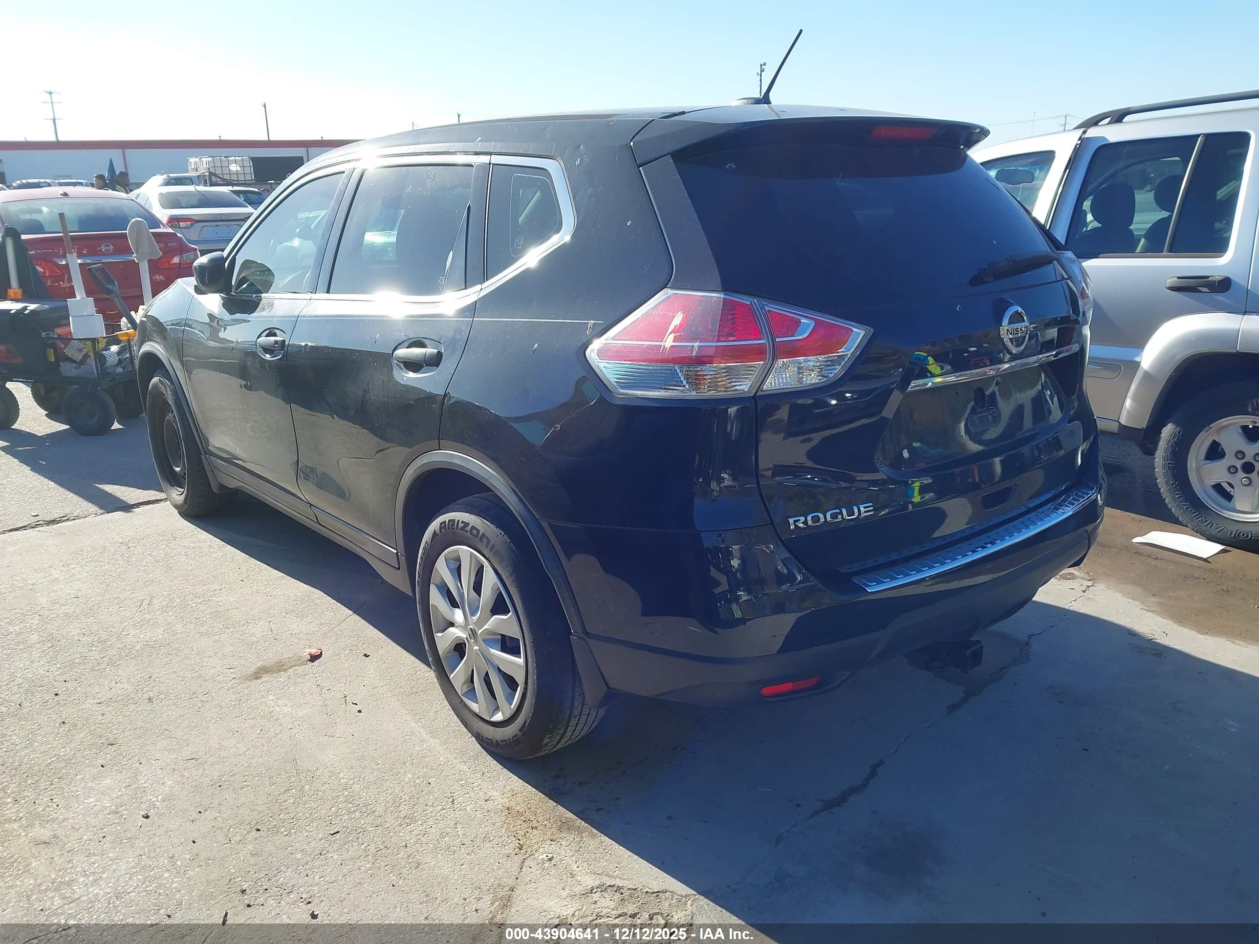 NISSAN ROGUE image 3