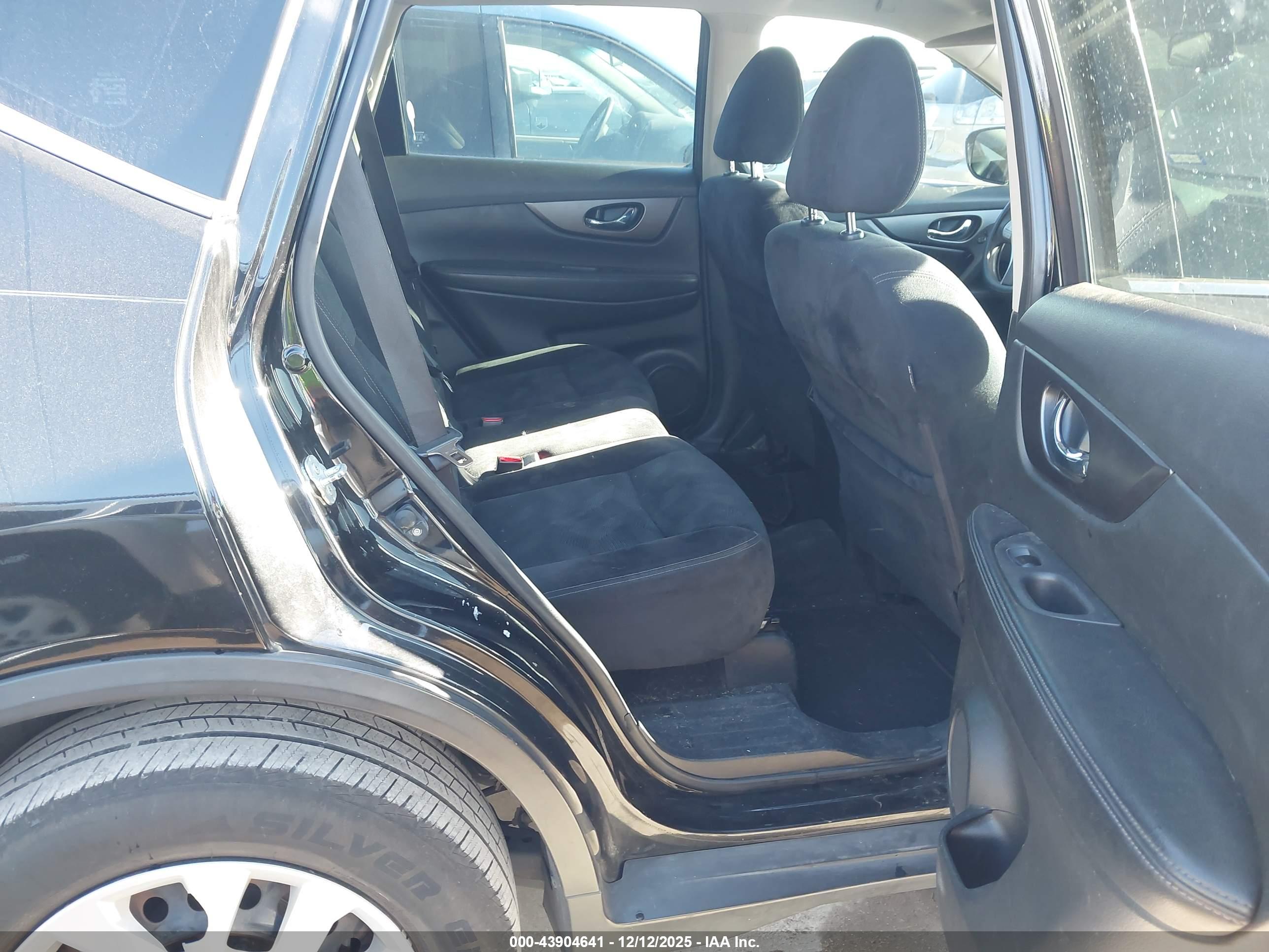 NISSAN ROGUE image 8