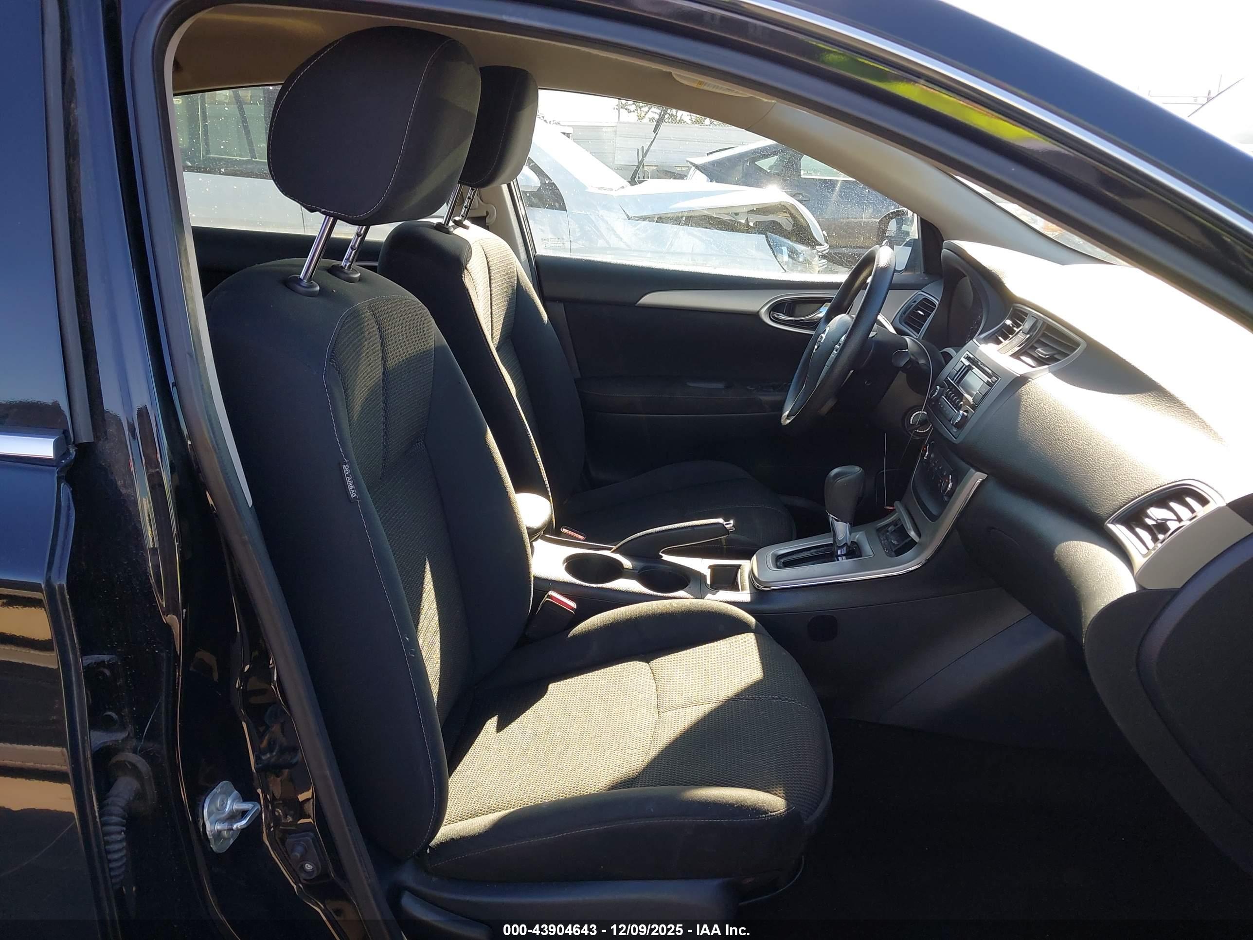 NISSAN SENTRA image 5