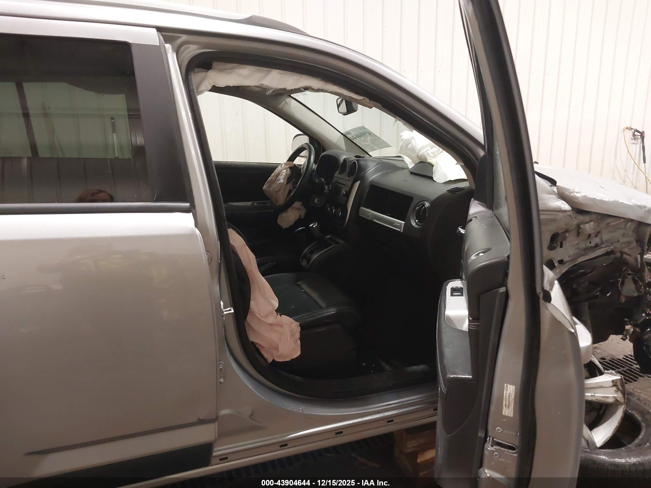 JEEP COMPASS image 5