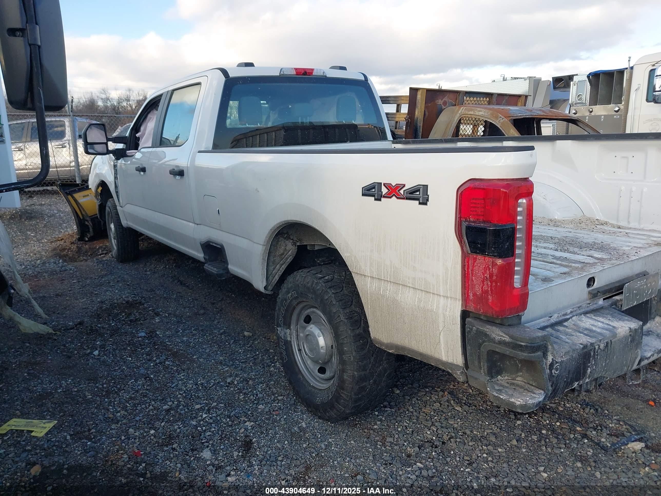 FORD F350 image 3