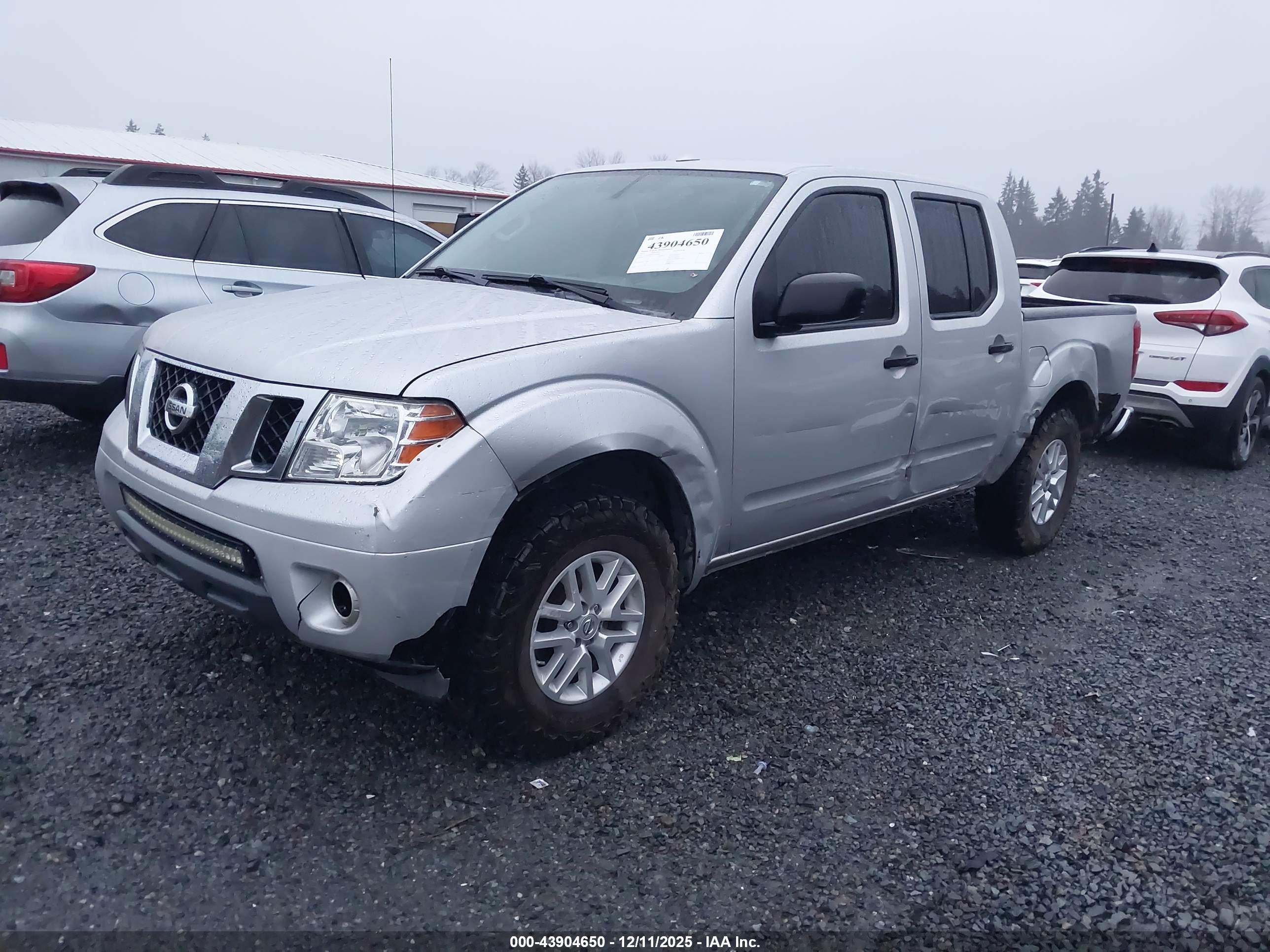 NISSAN FRONTIER image 2