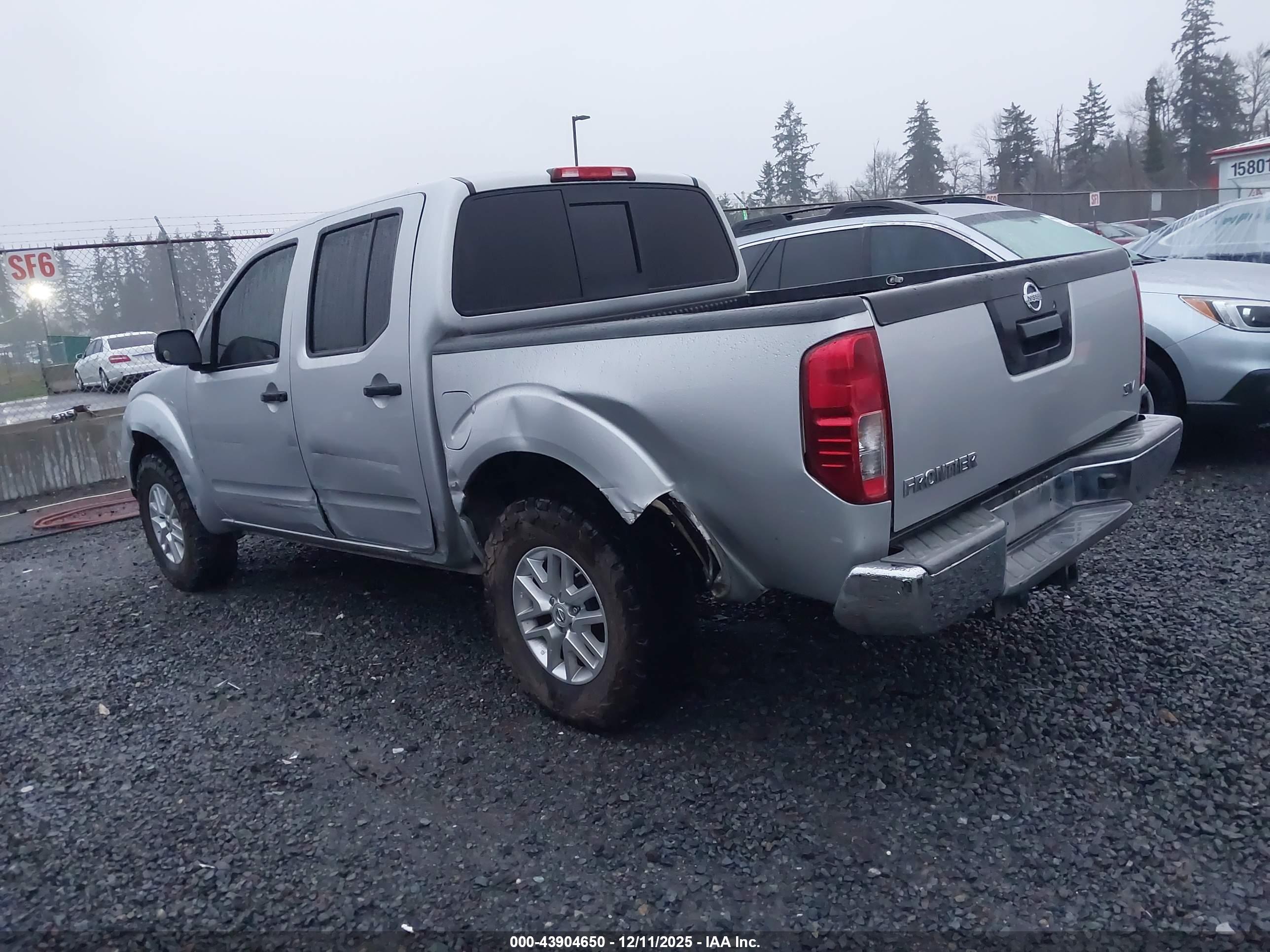 NISSAN FRONTIER image 3