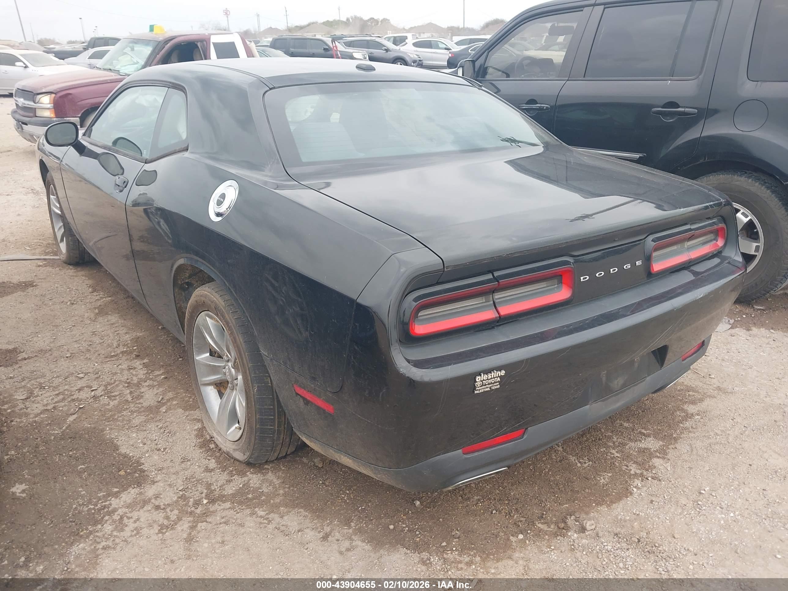 DODGE CHALLENGER image 3