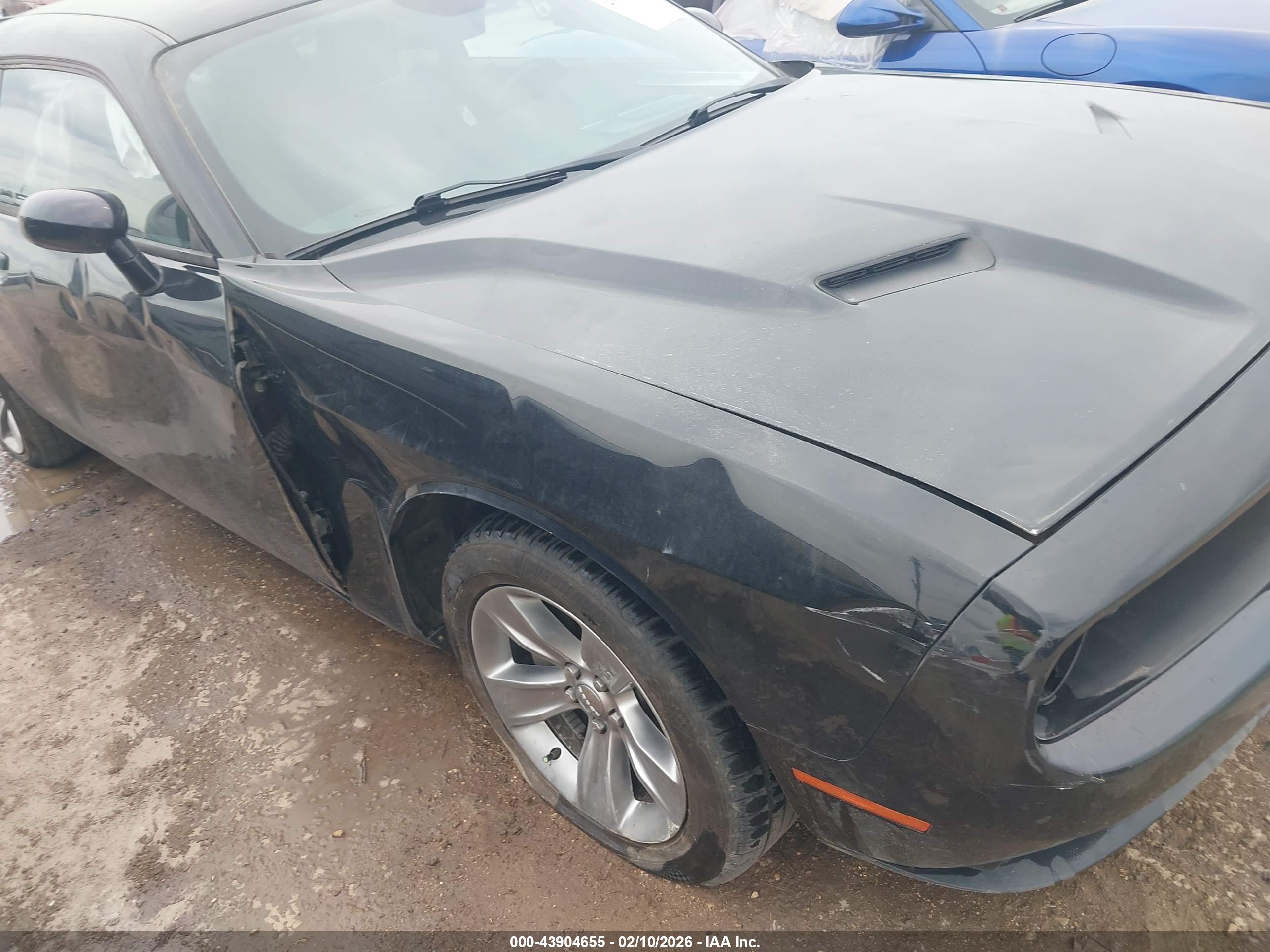 DODGE CHALLENGER image 6