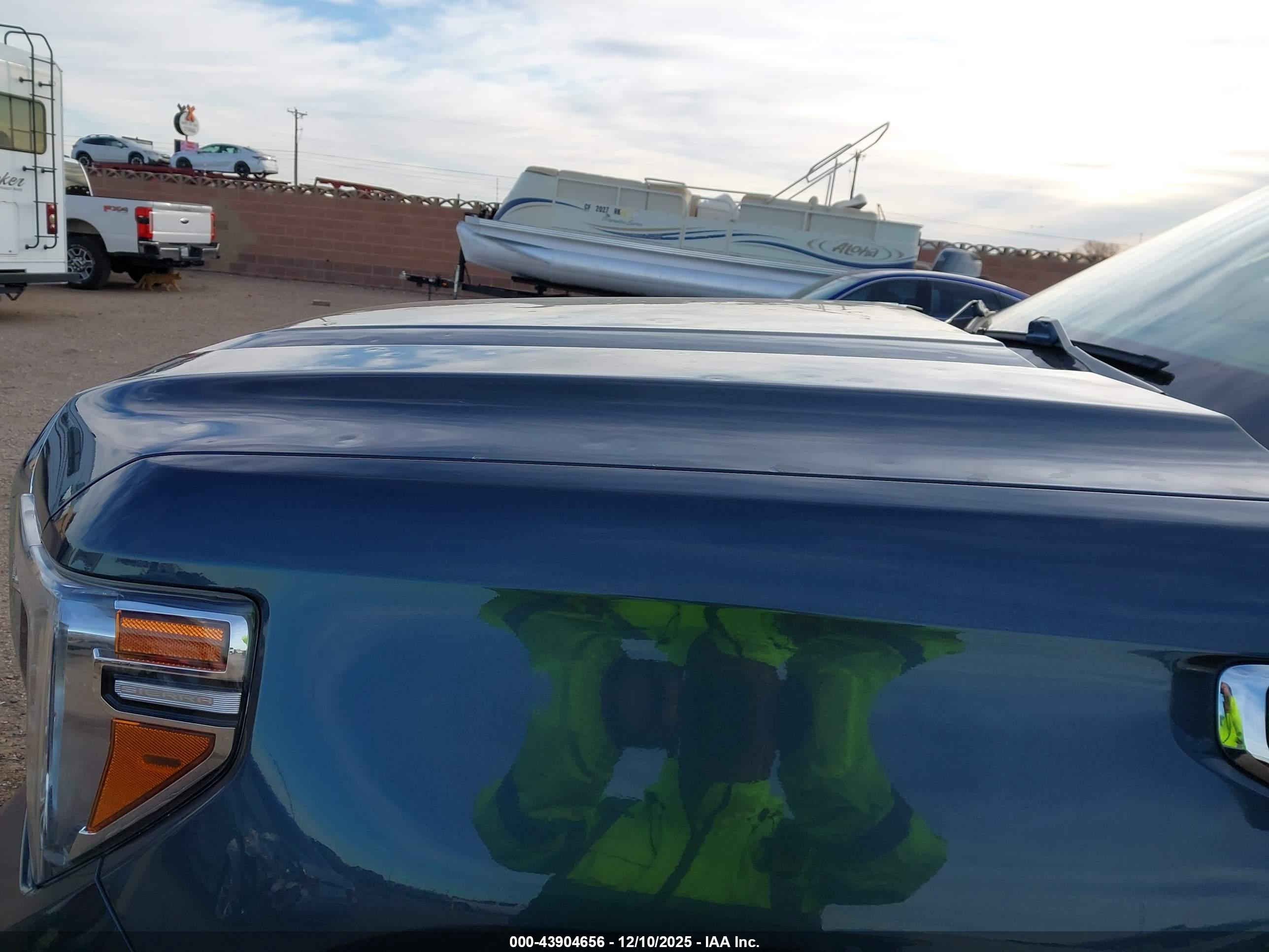 GMC SIERRA image 6