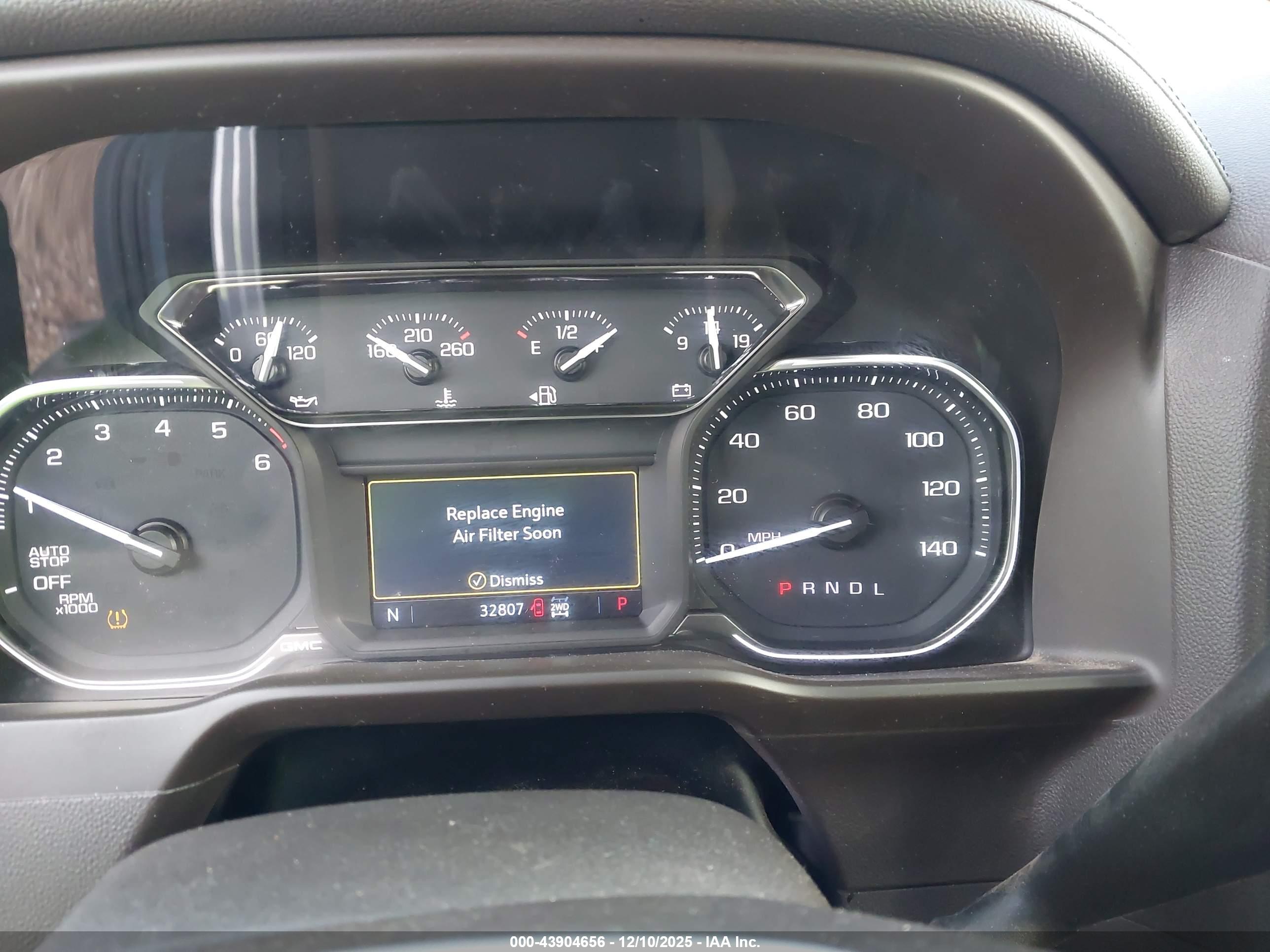 GMC SIERRA image 7