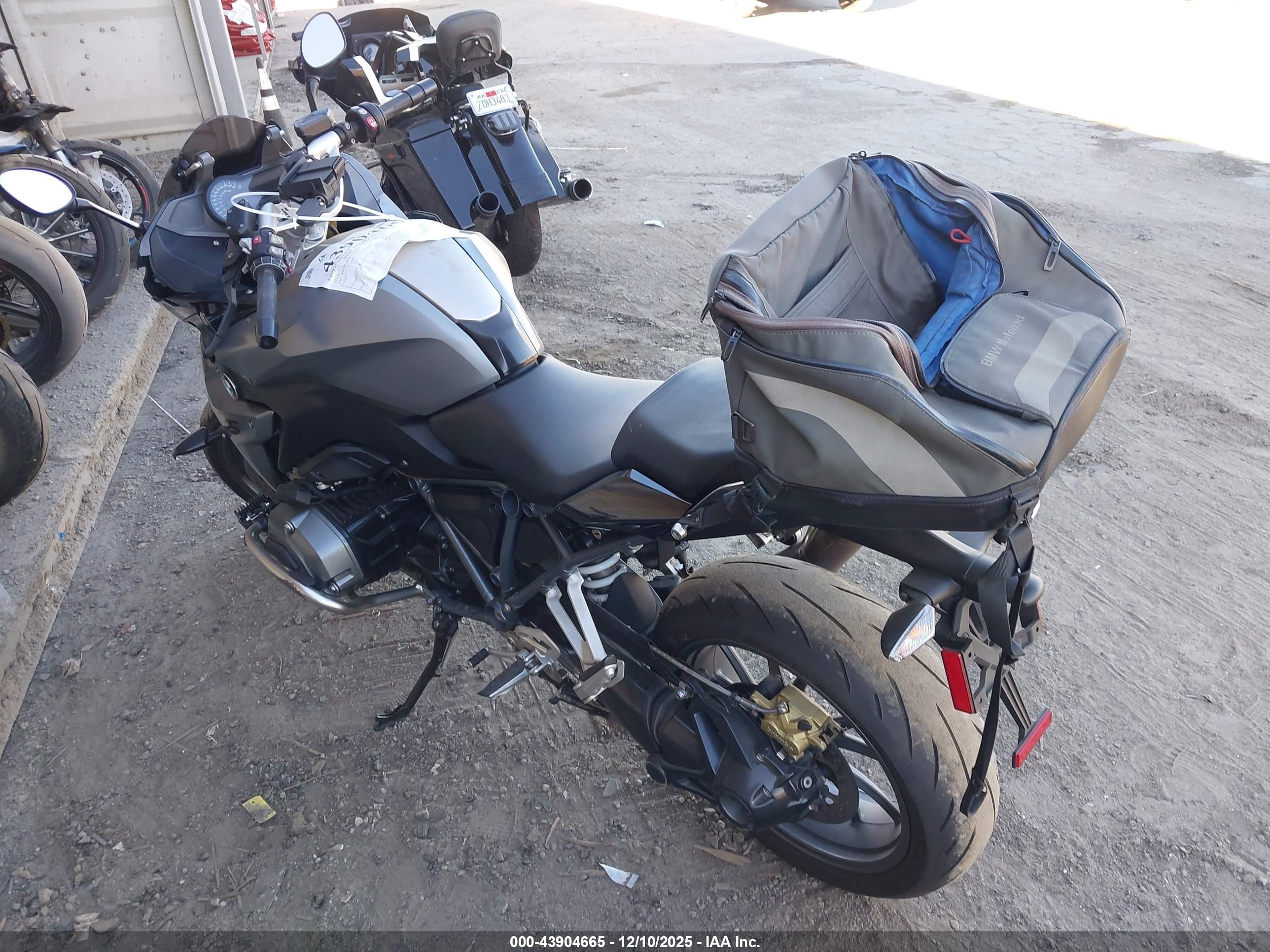BMW R1200 image 3