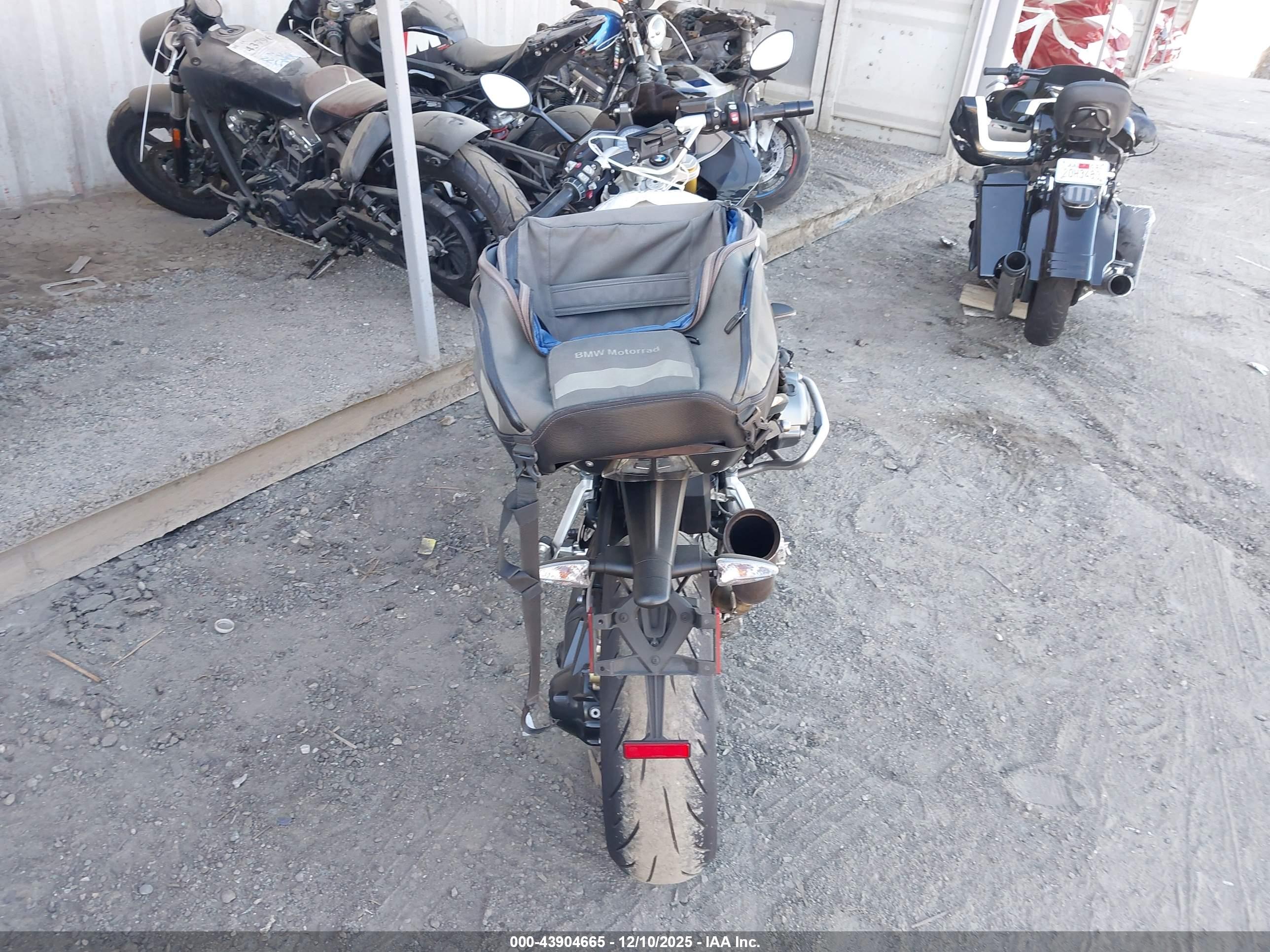 BMW R1200 image 6