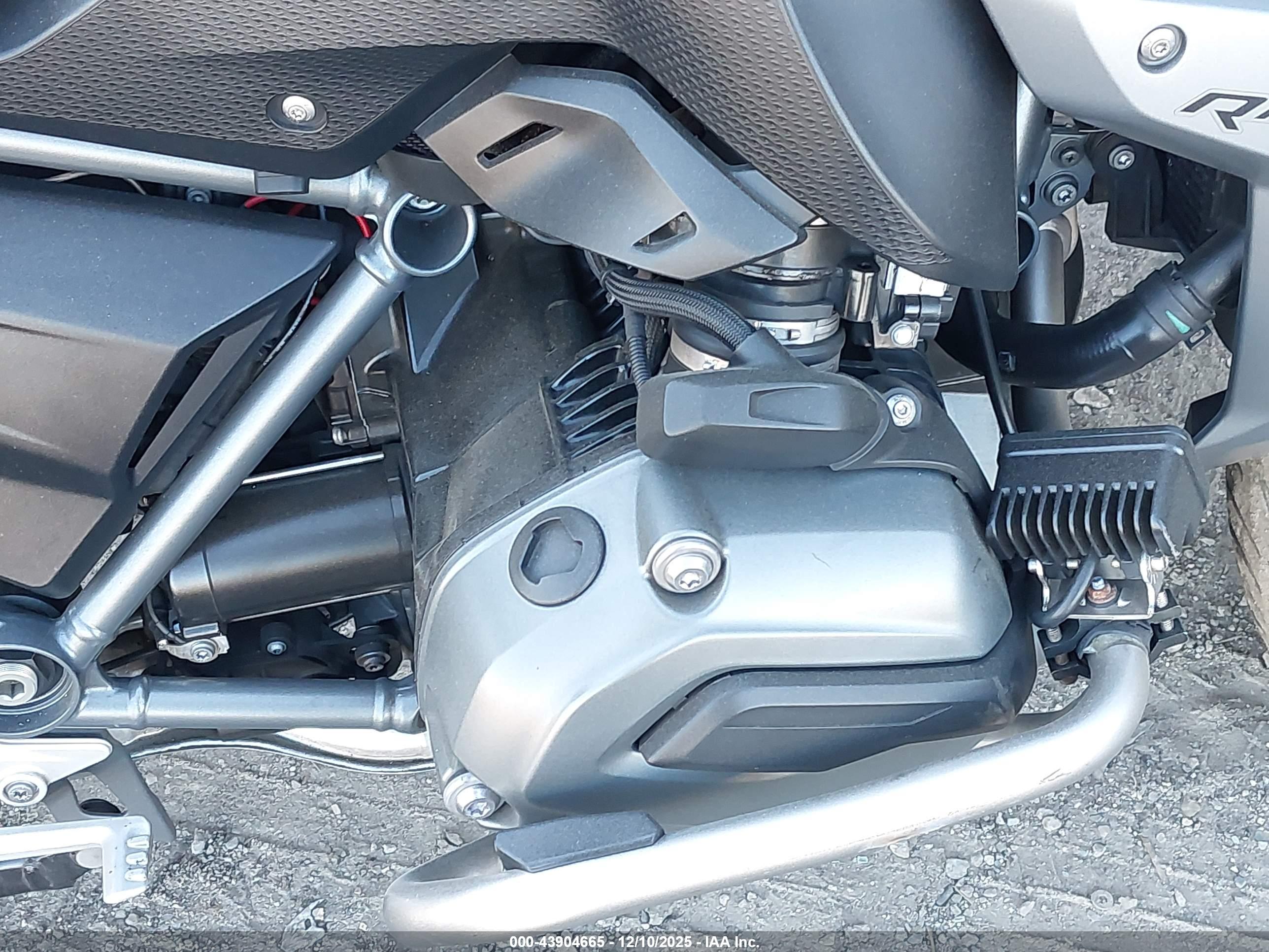 BMW R1200 image 8
