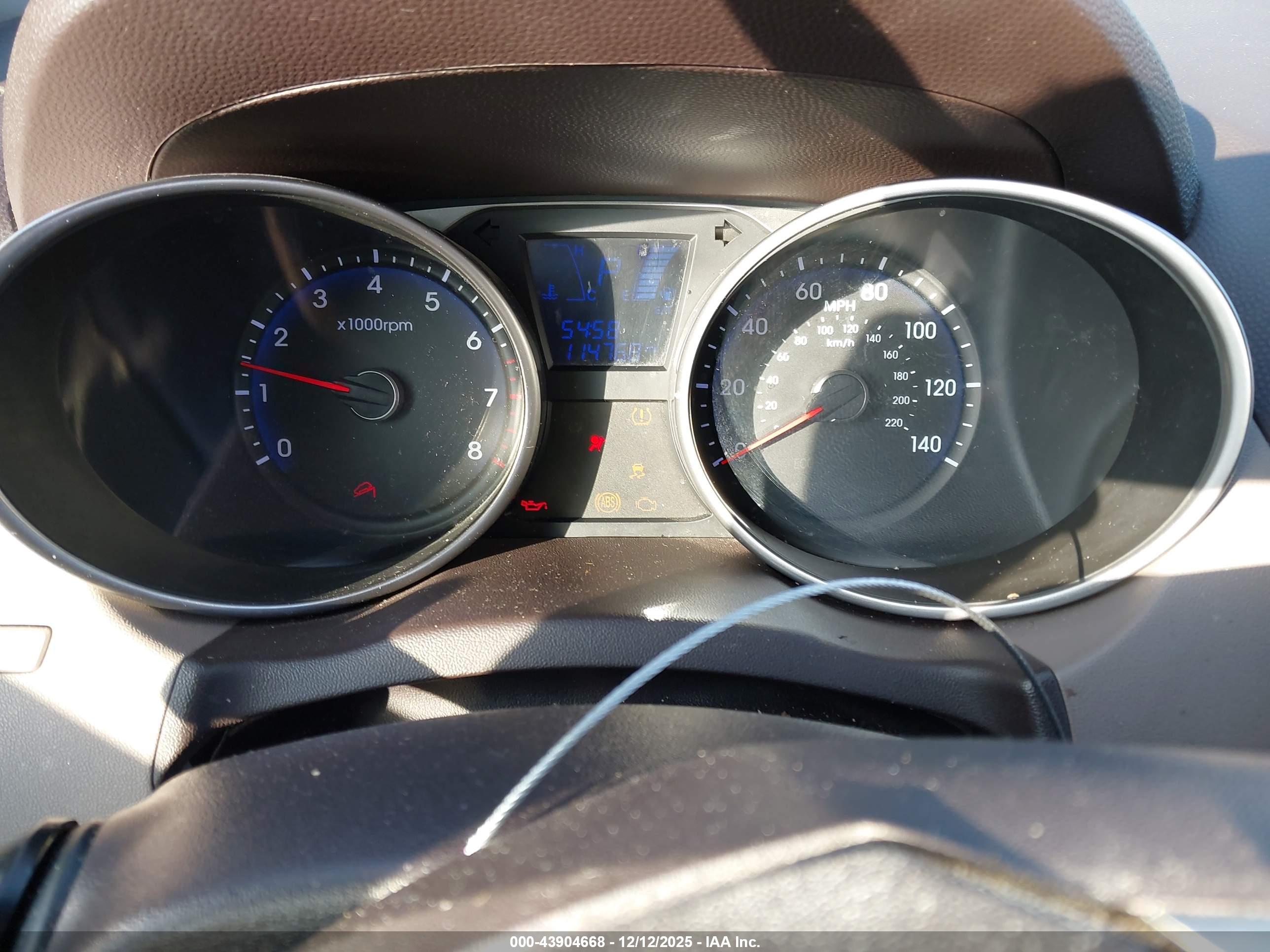 HYUNDAI TUCSON image 7