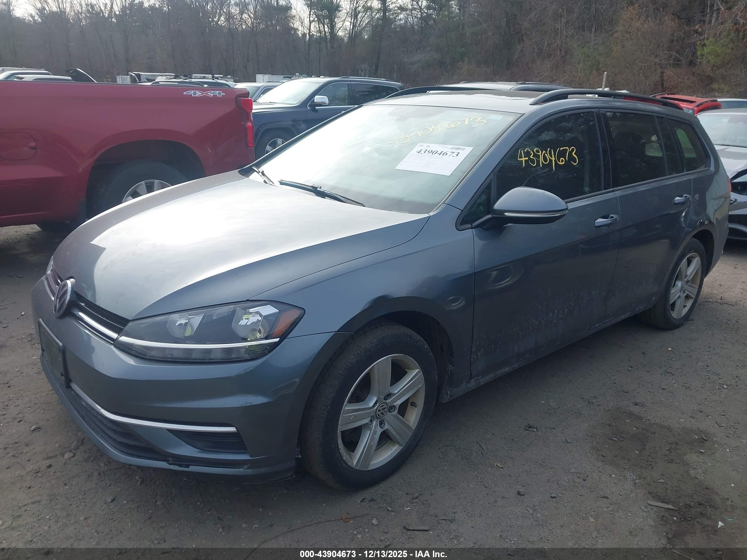 VOLKSWAGEN GOLF image 2
