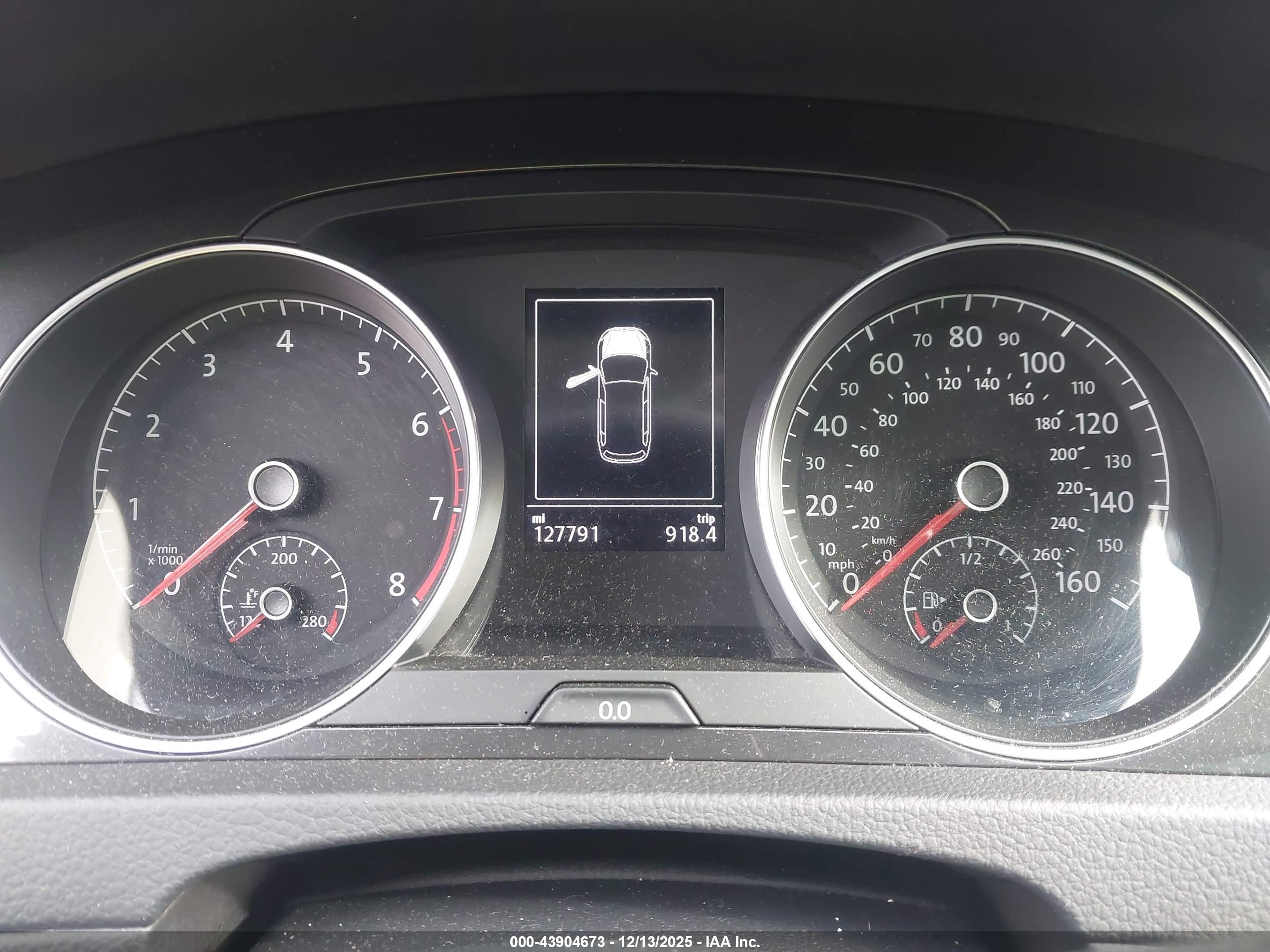 VOLKSWAGEN GOLF image 7