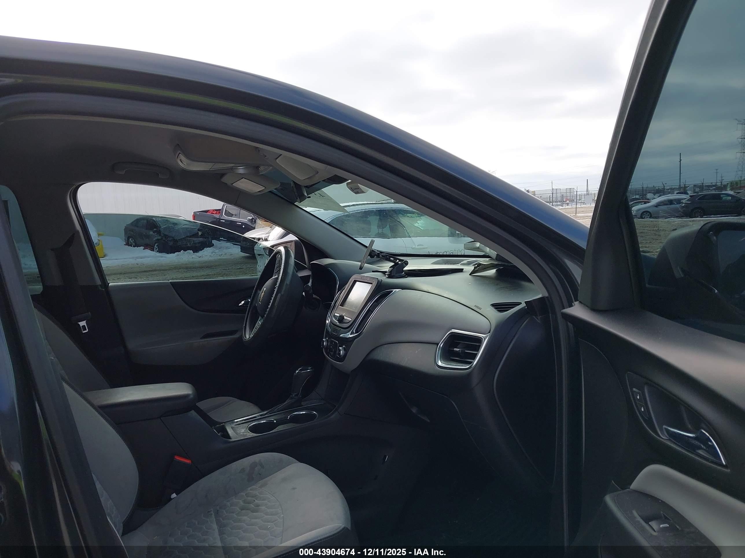 CHEVROLET EQUINOX image 5