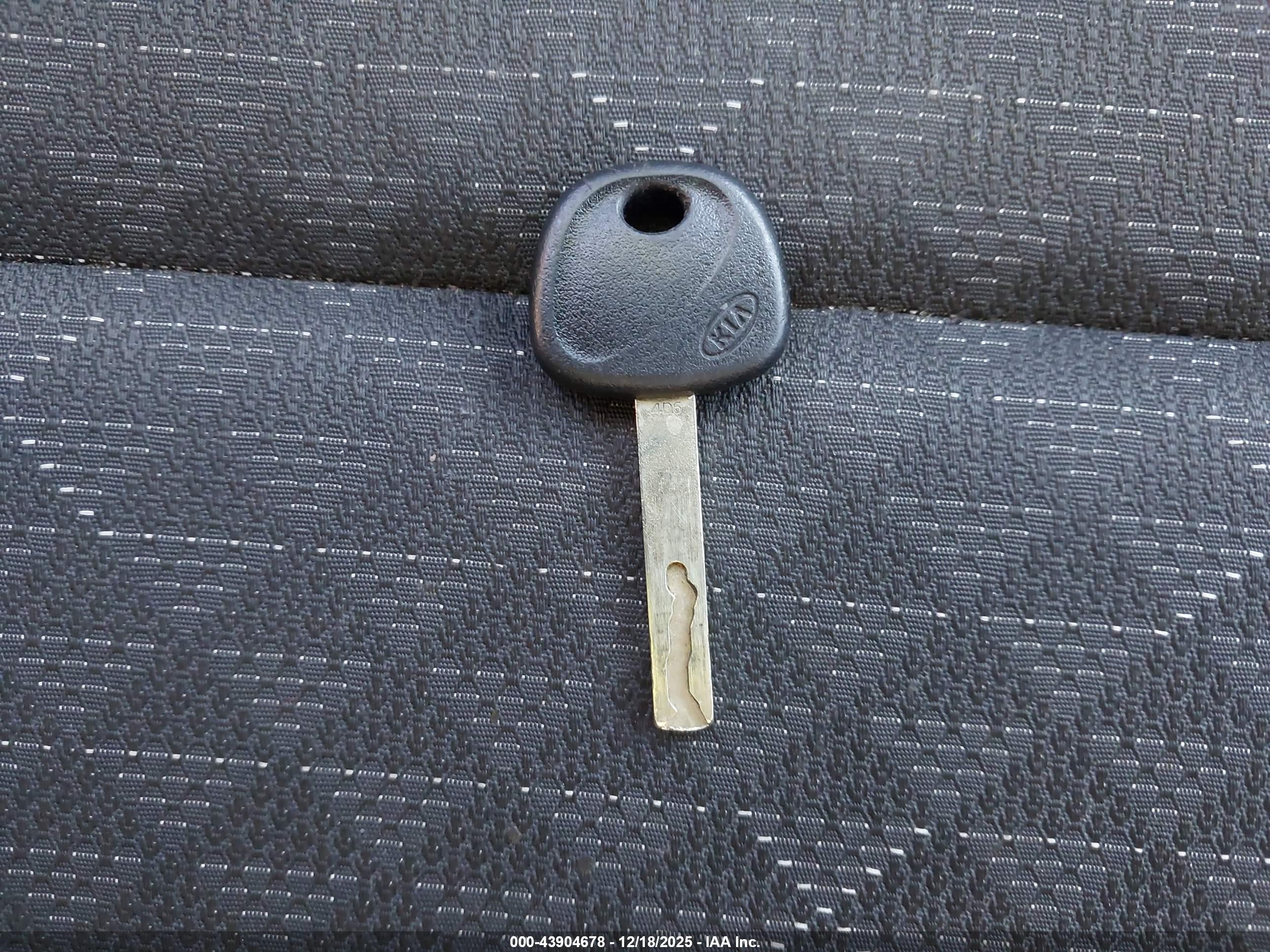 KIA RIO image 11