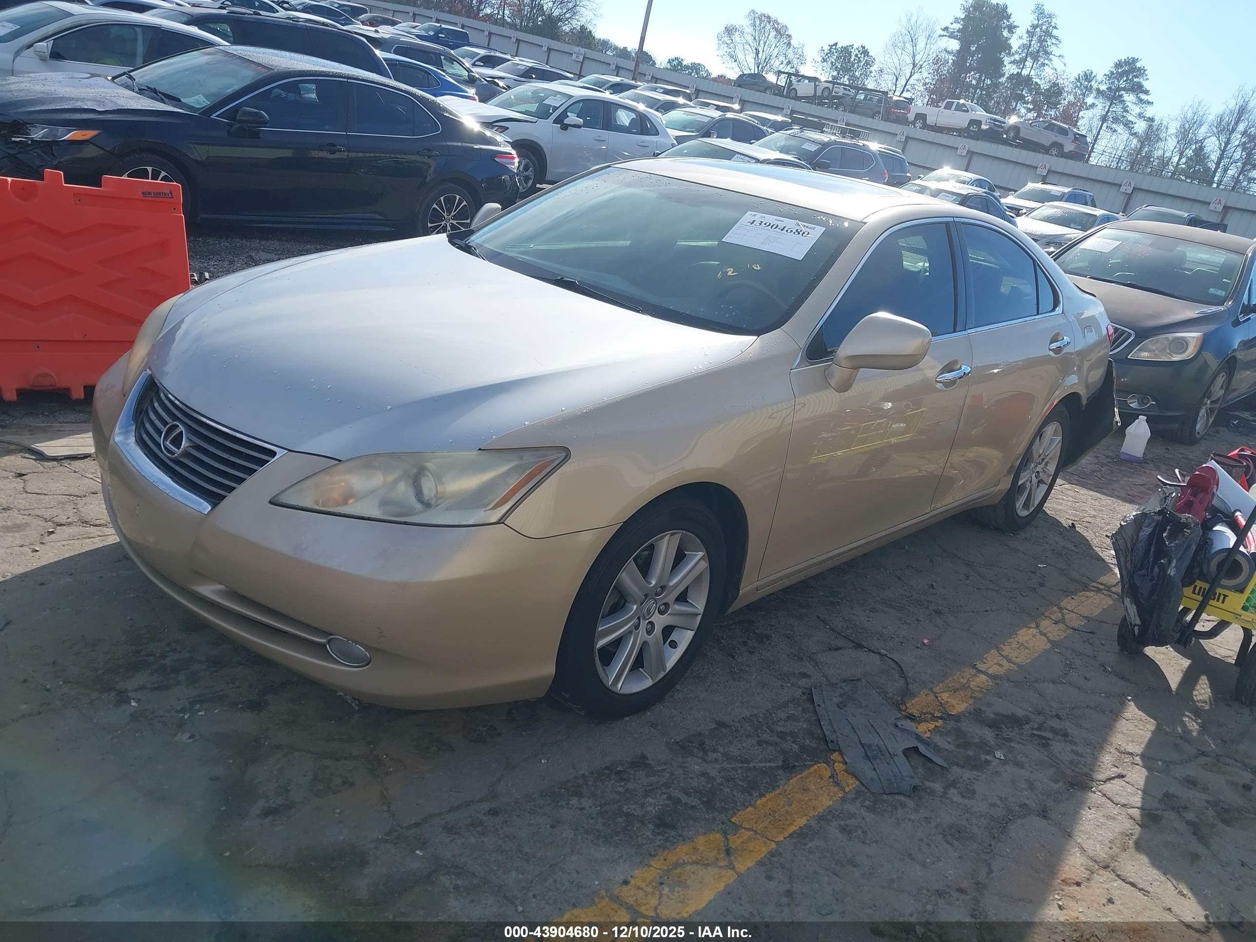 LEXUS ES image 2
