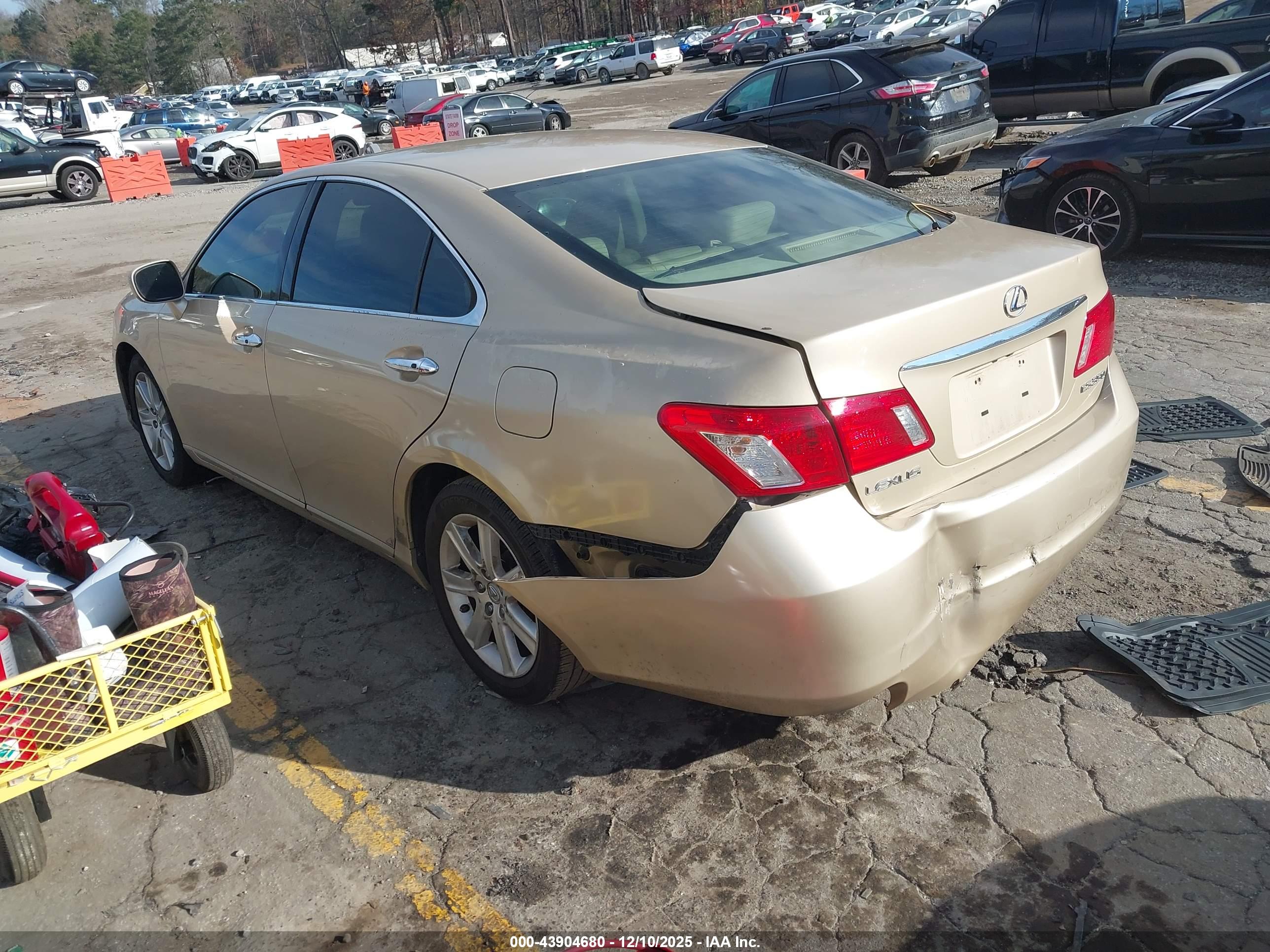 LEXUS ES image 3
