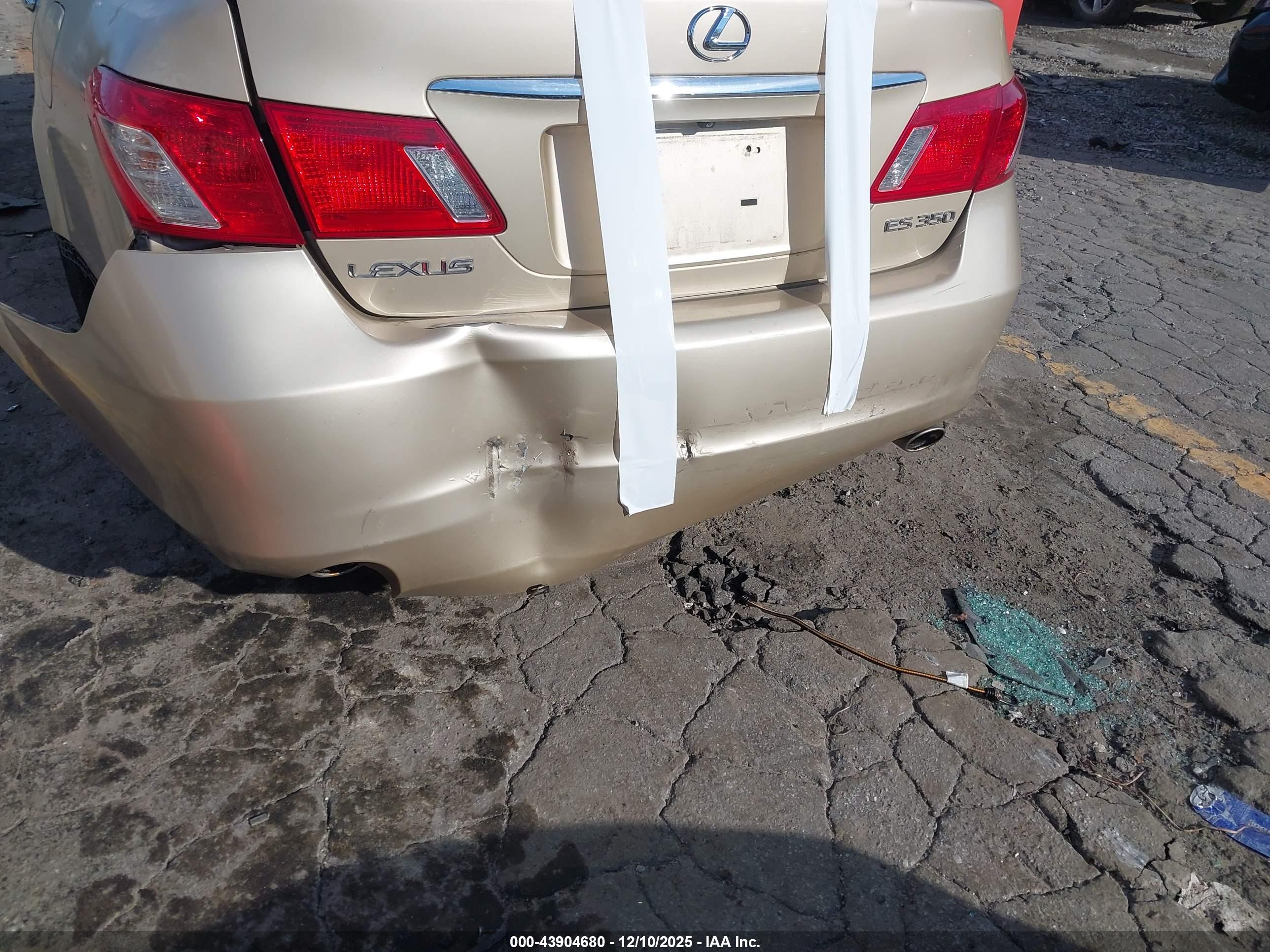 LEXUS ES image 6